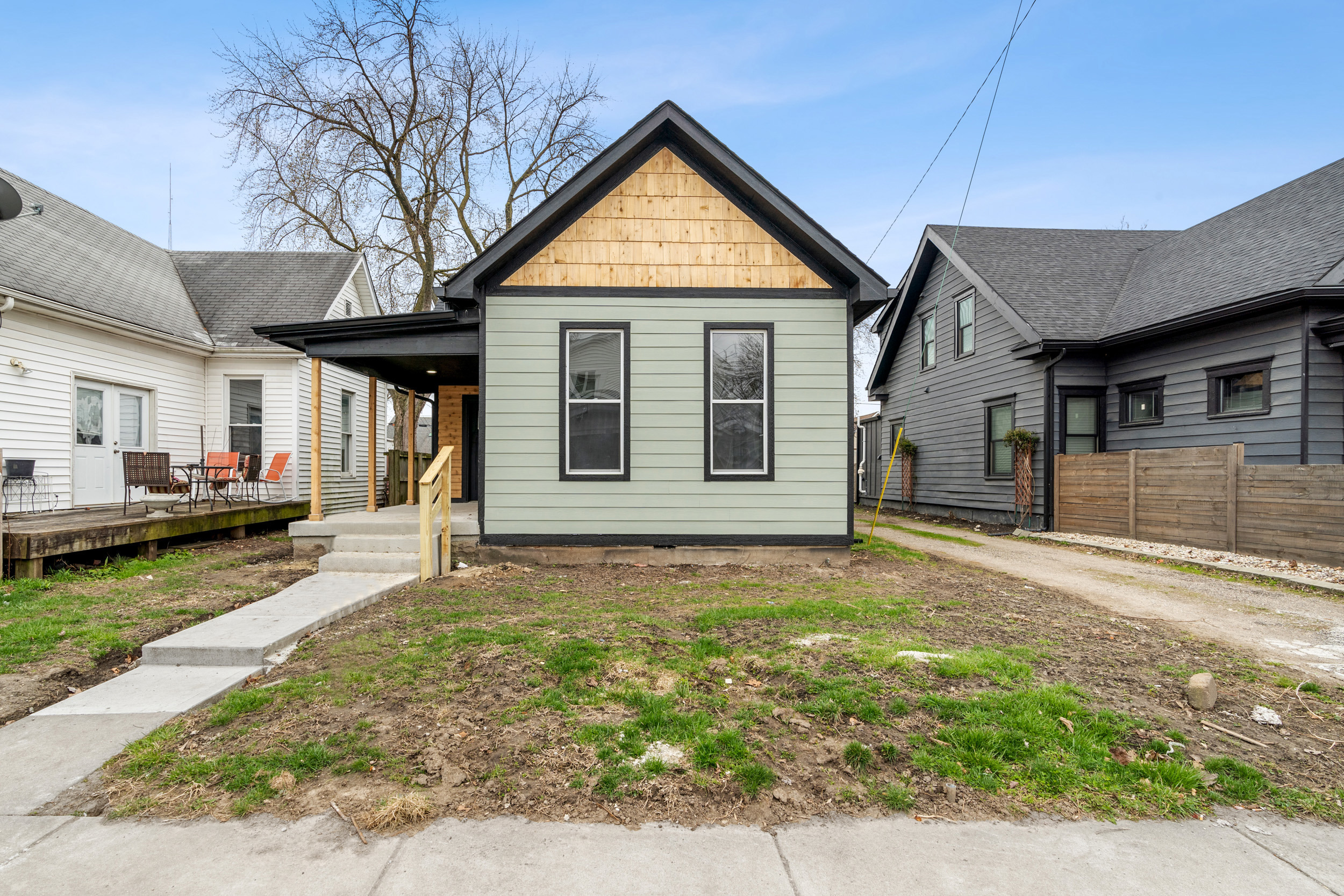 Photo 2 of 19 of 425 Sanders Street house