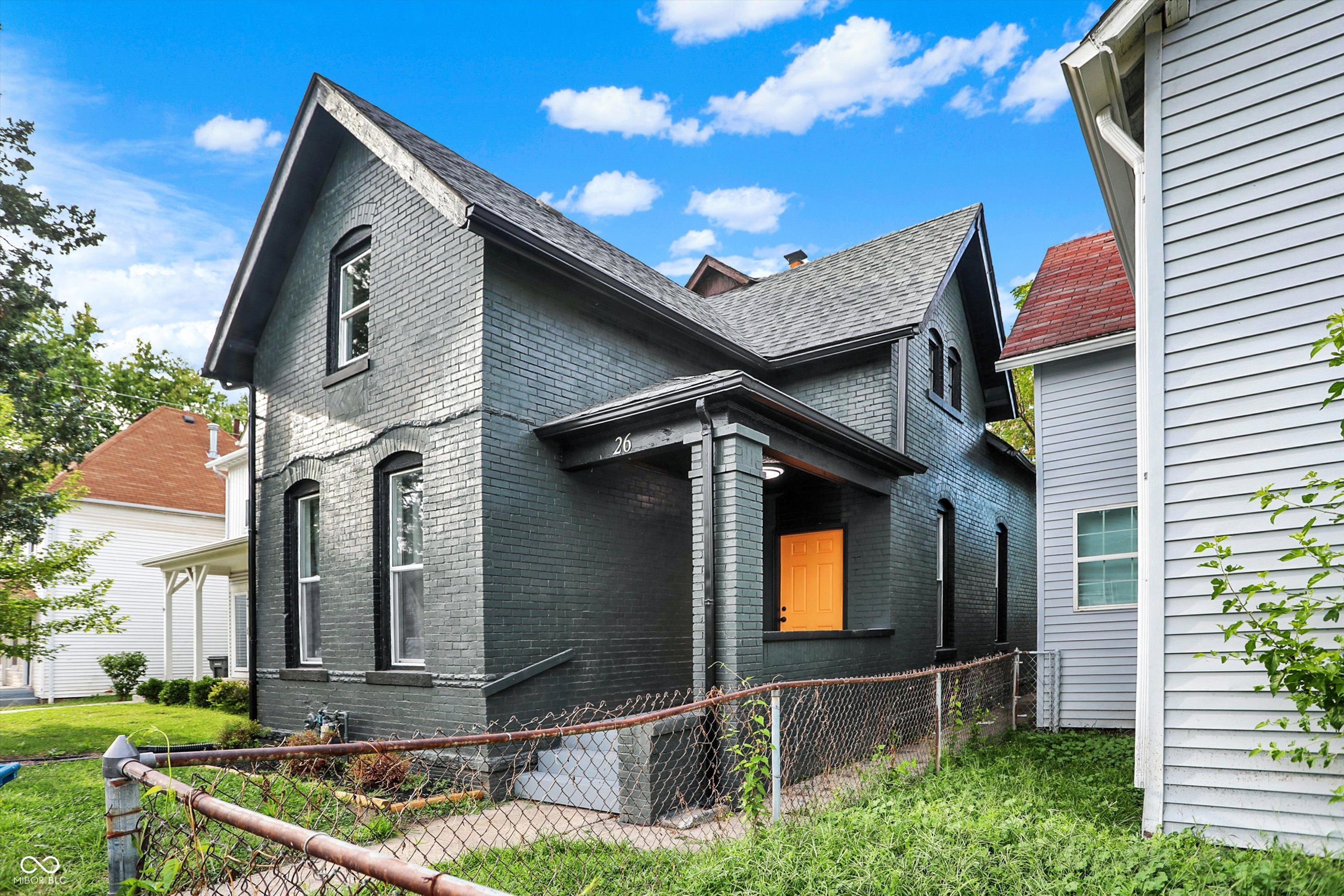 Photo 2 of 32 of 26 Iowa Street house