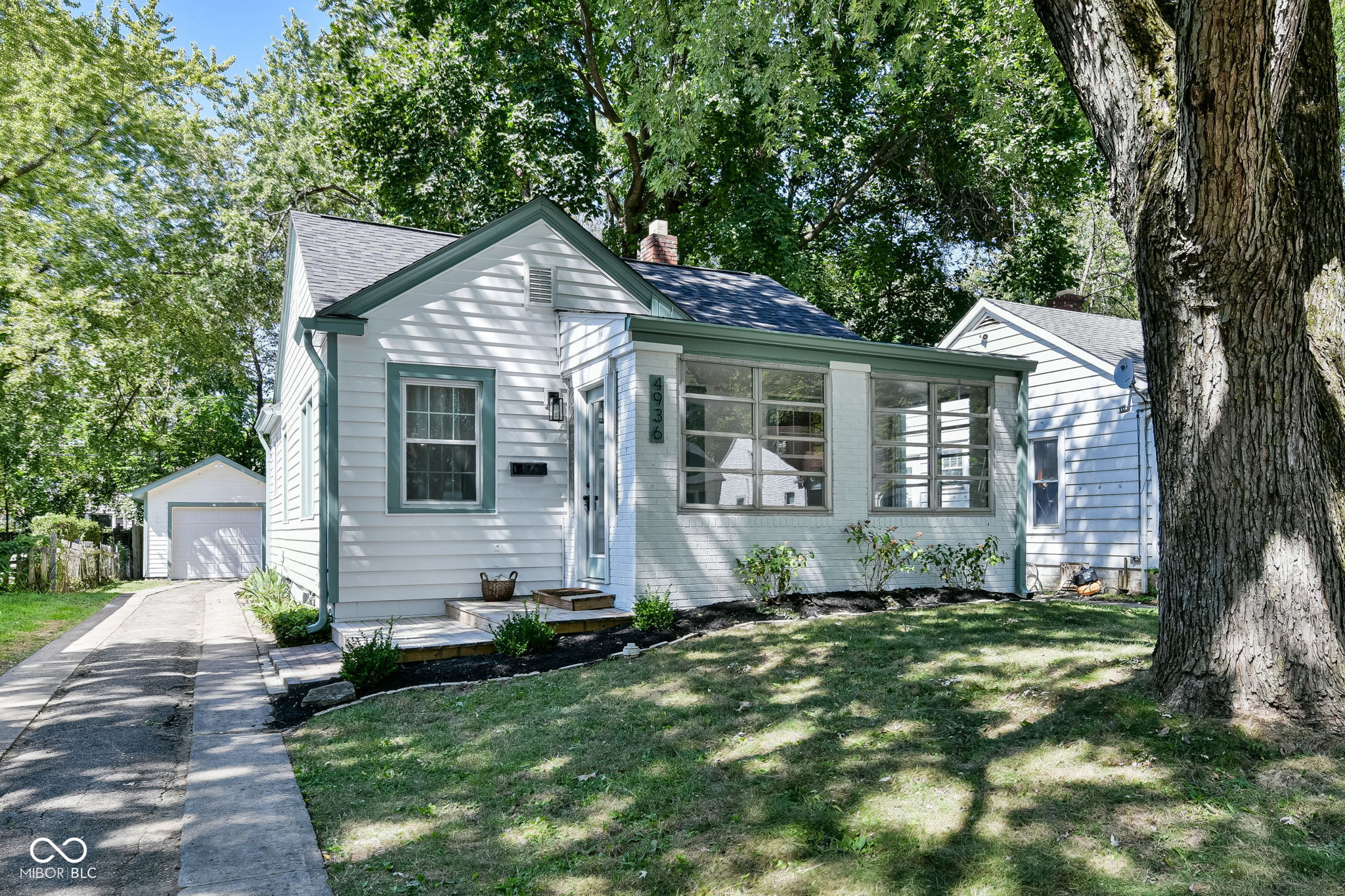 Photo 1 of 31 of 4936 Norwaldo Avenue house