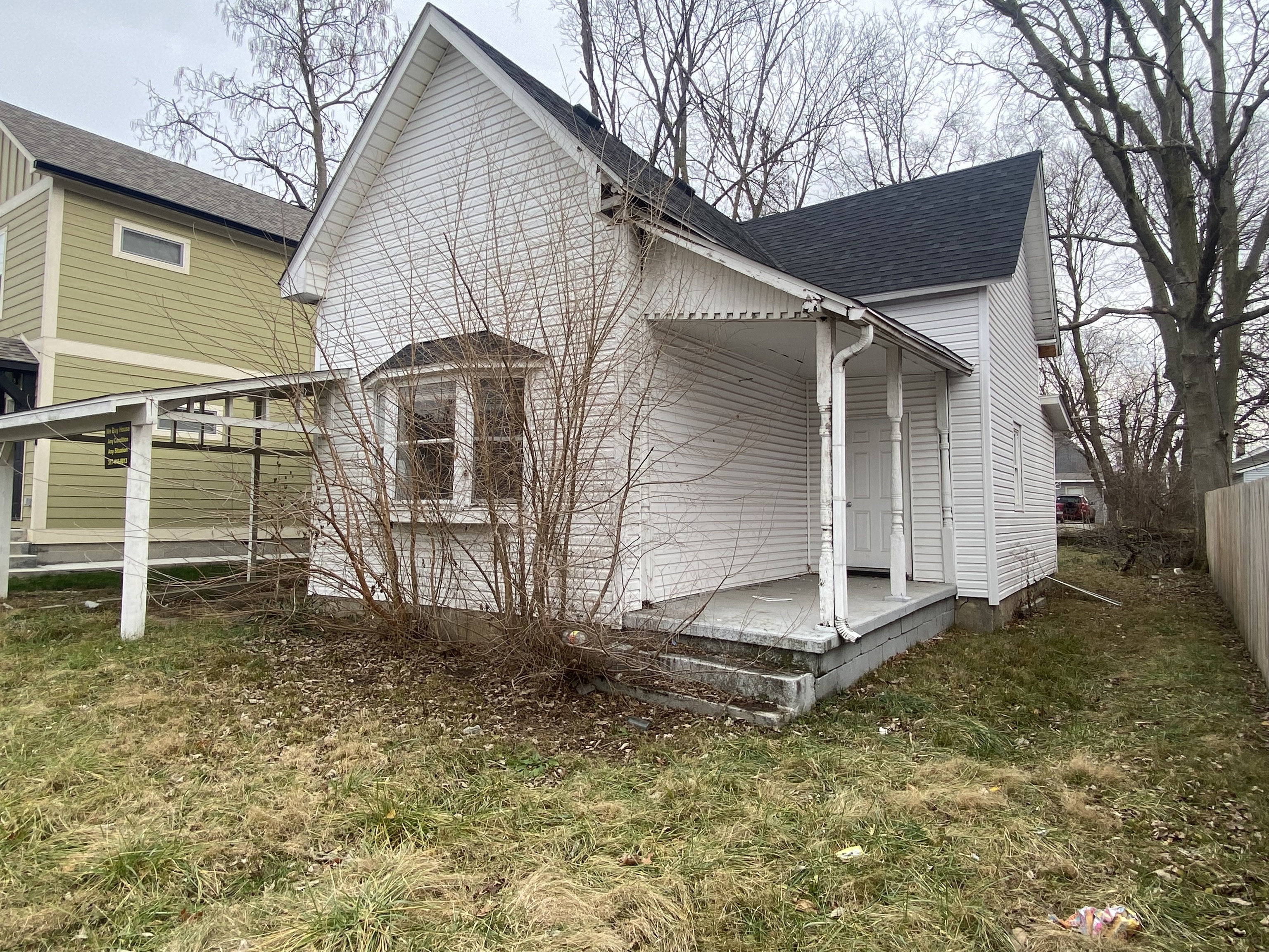 Photo 3 of 14 of 2453 Sheldon Street house