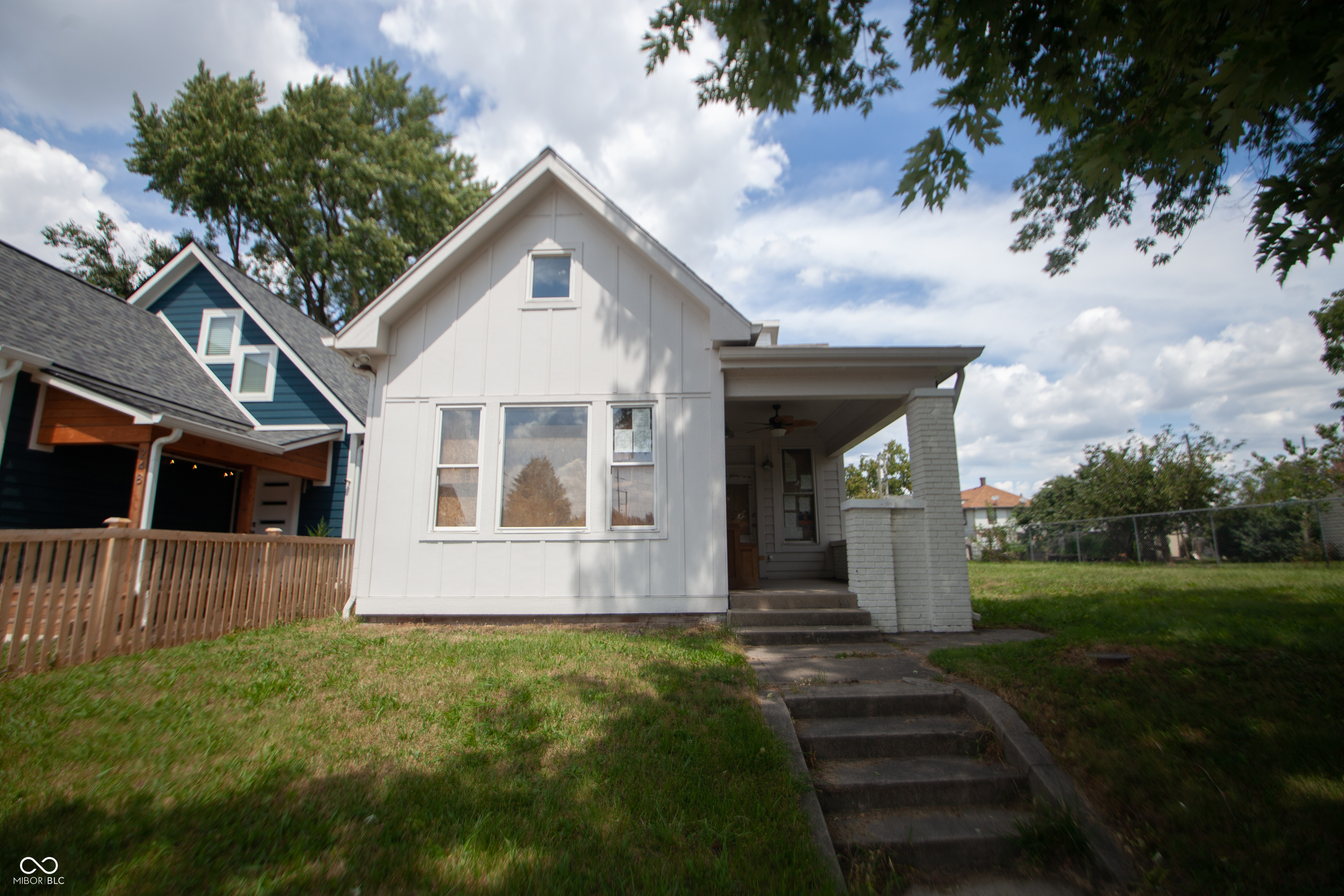 Photo 1 of 31 of 252 Iowa Street house