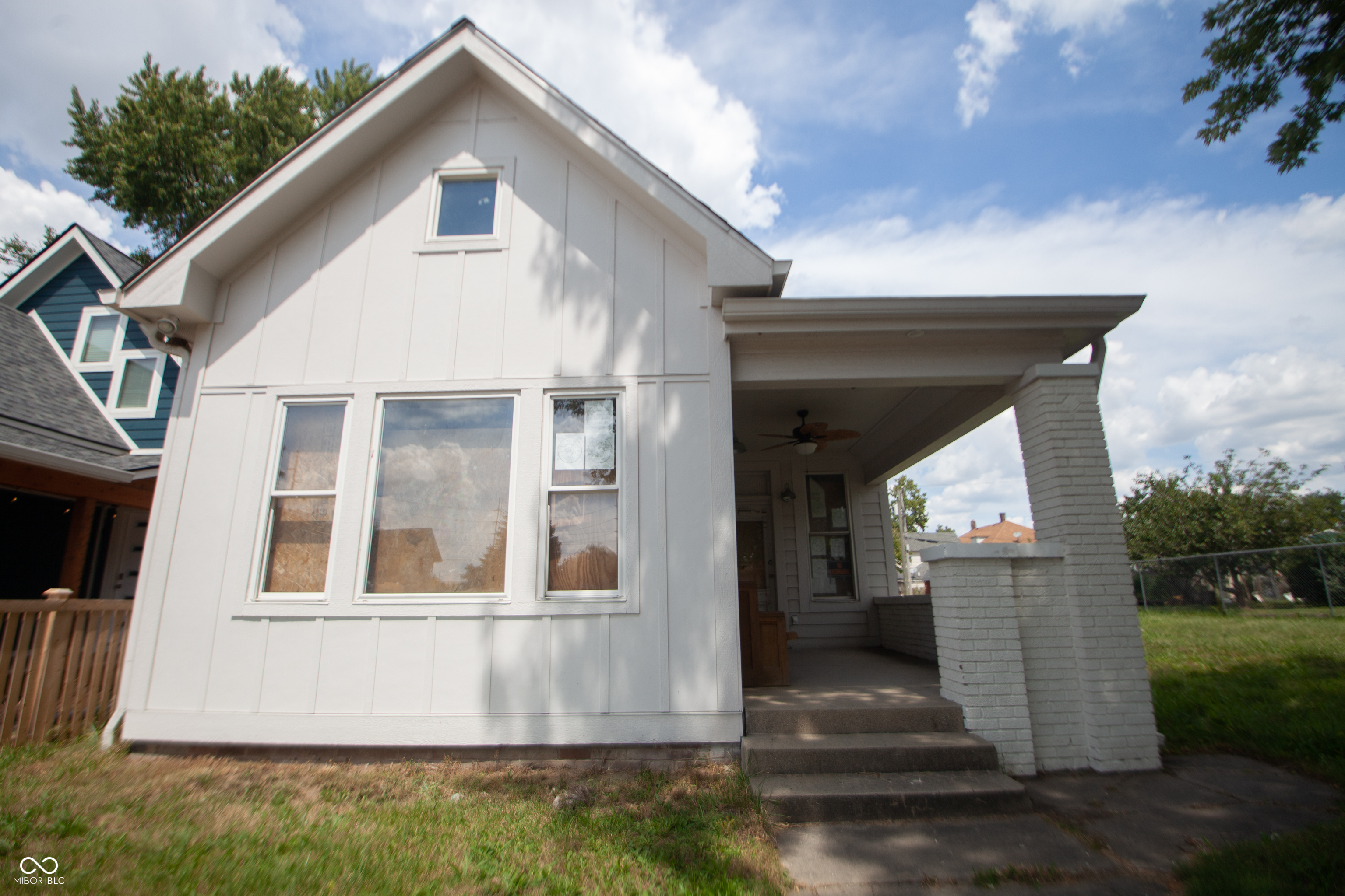 Photo 2 of 31 of 252 Iowa Street house