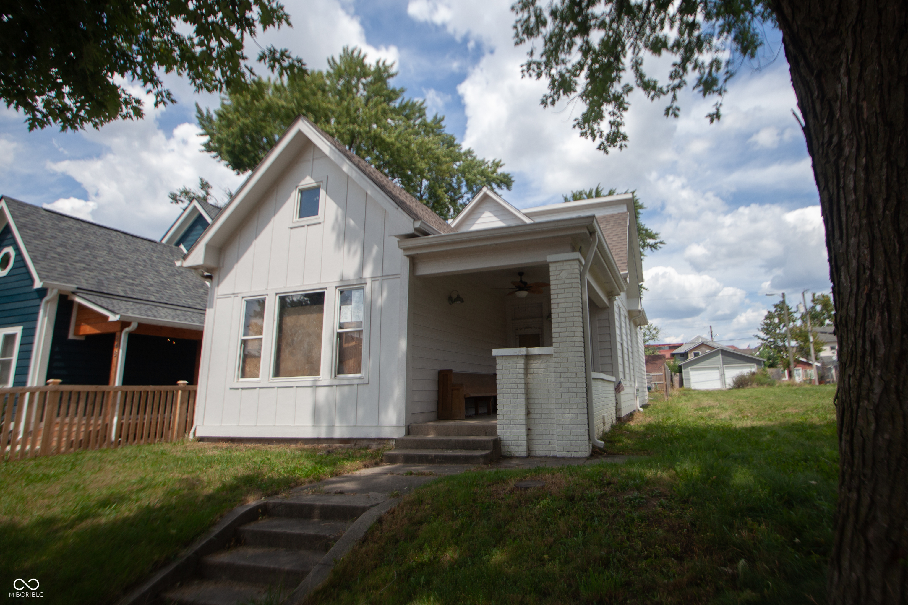 Photo 3 of 31 of 252 Iowa Street house