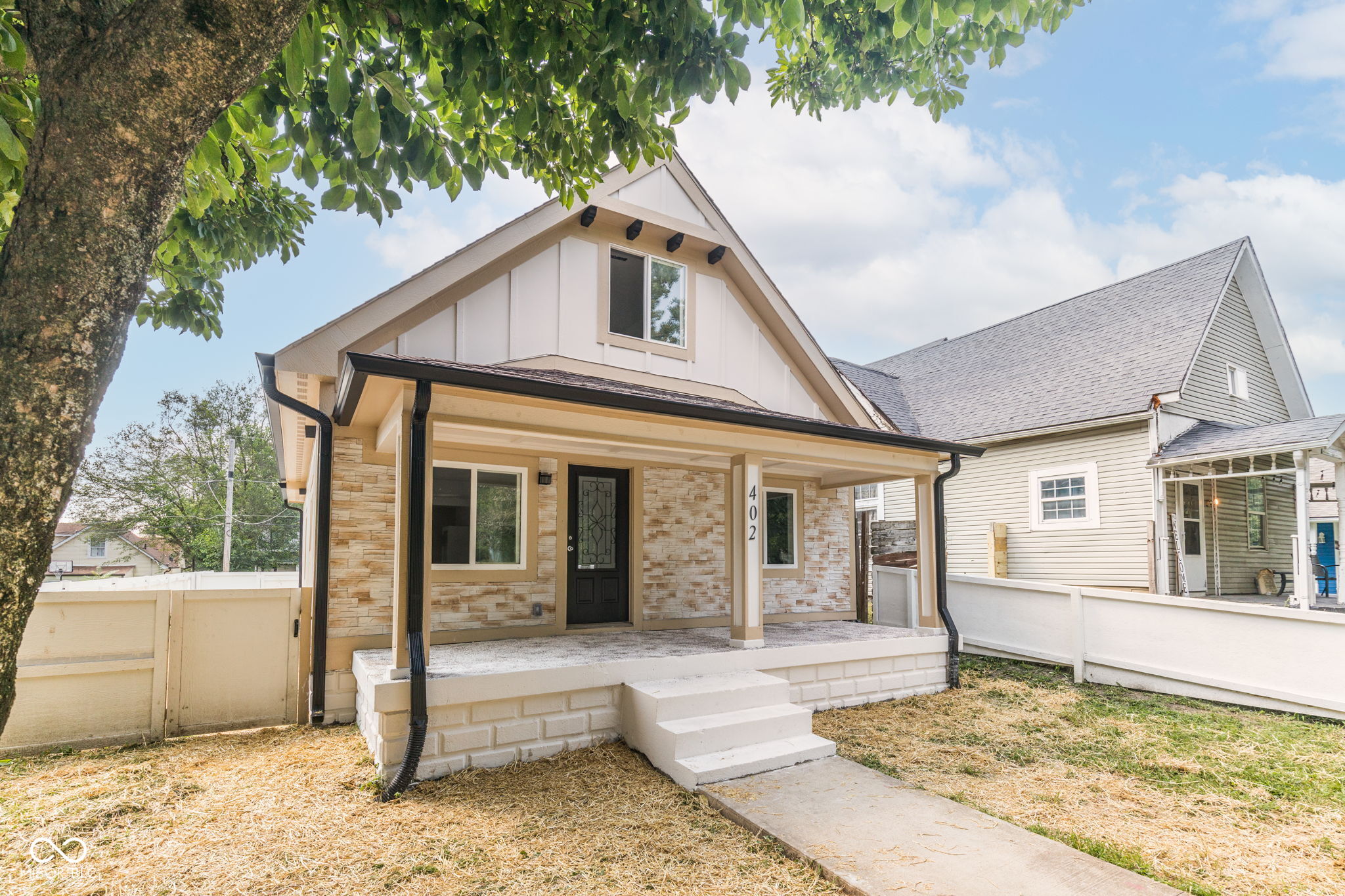 Photo 4 of 39 of 402 Jefferson Avenue house