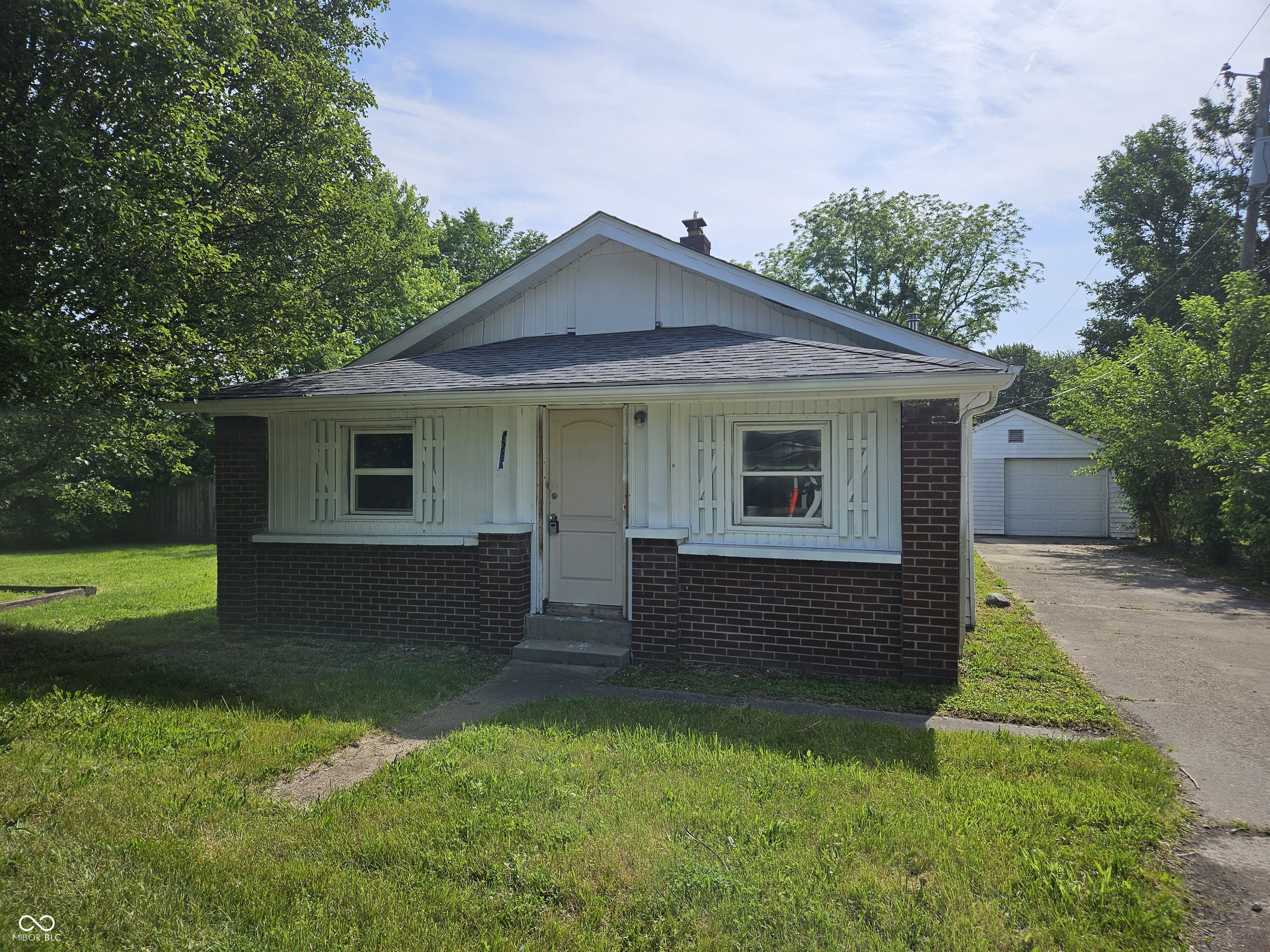 Photo 1 of 18 of 2027 Spruce Street house