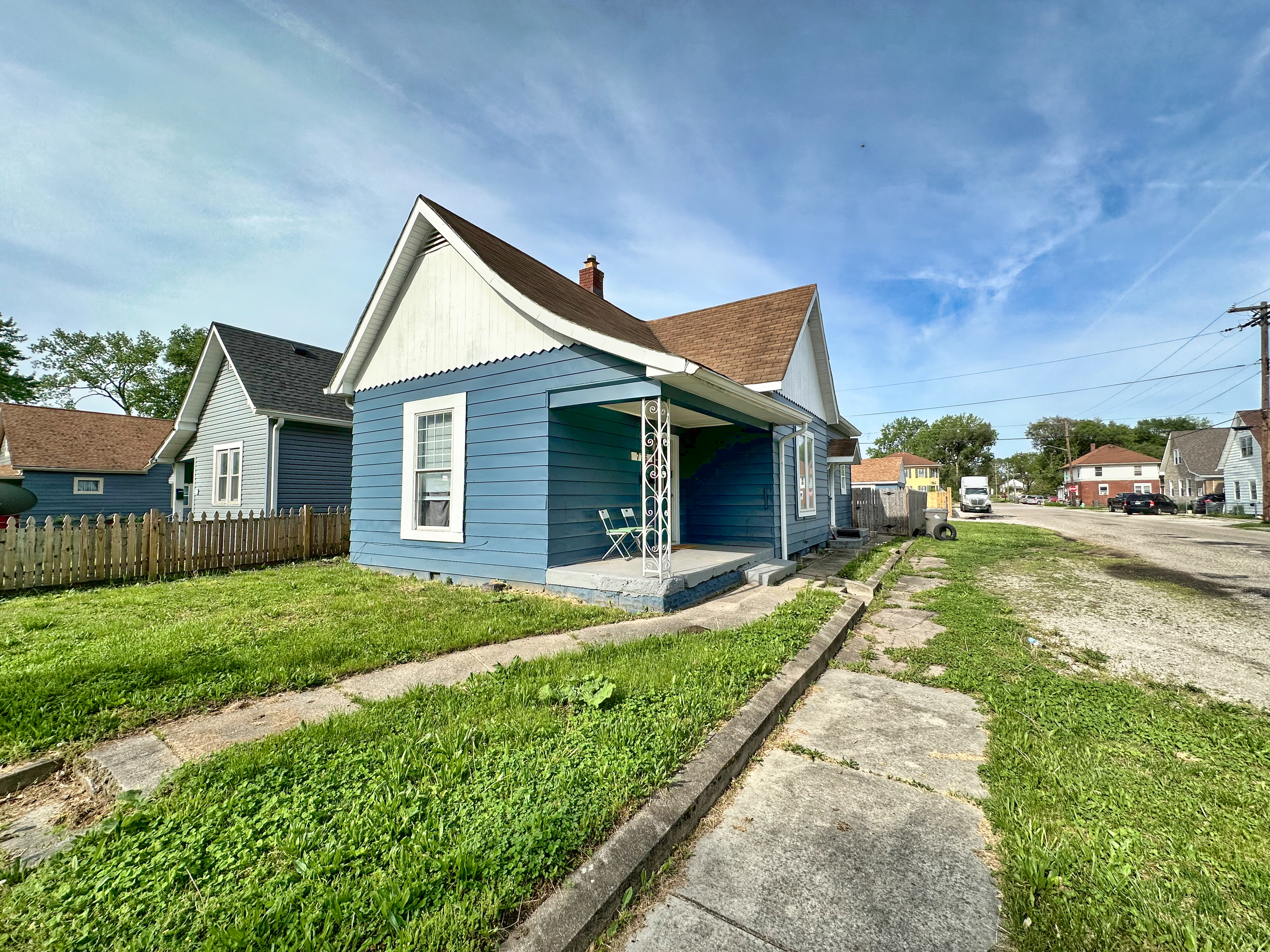 Photo 2 of 5 of 776 N Warman Avenue house