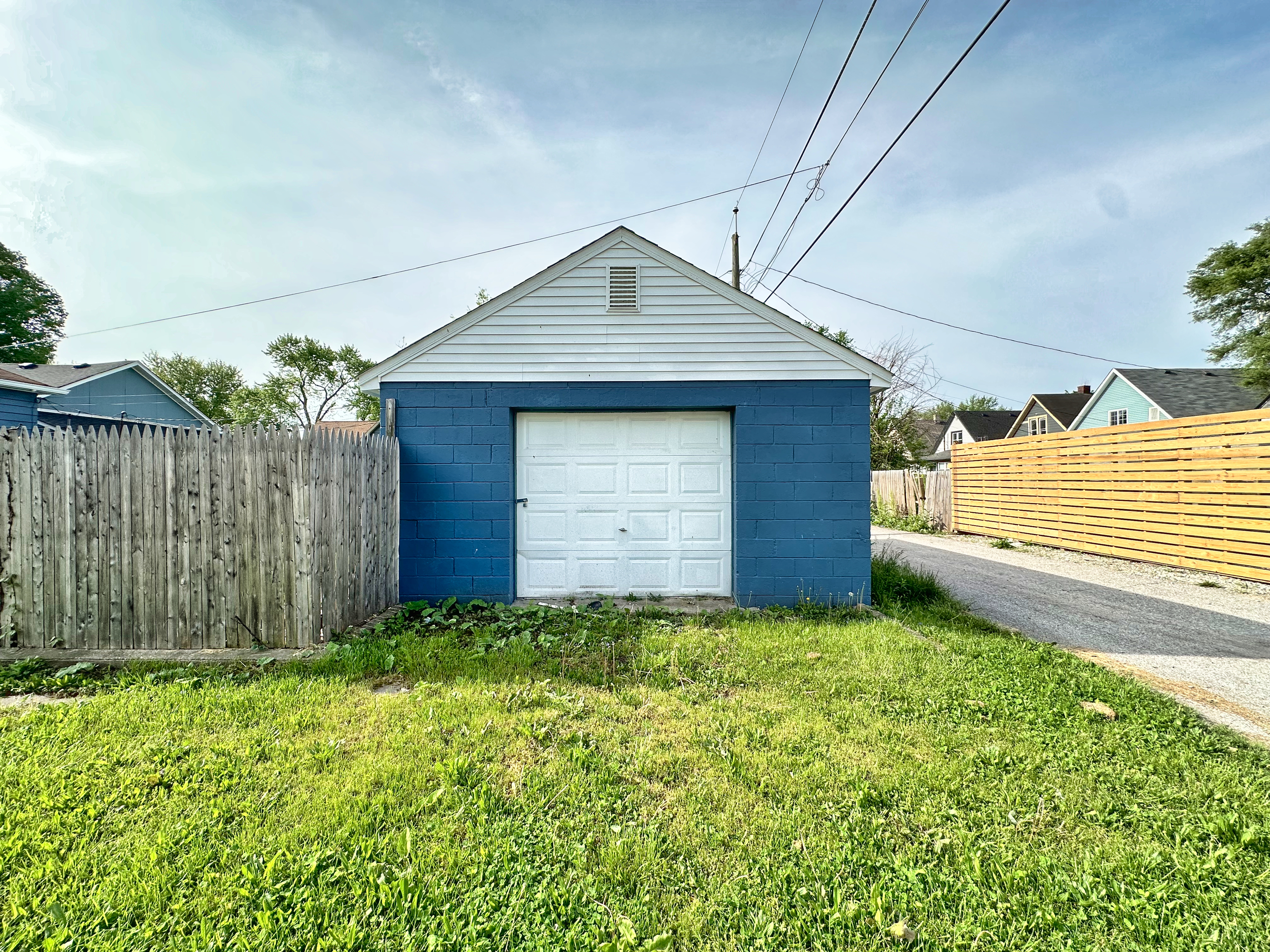 Photo 4 of 5 of 776 N Warman Avenue house