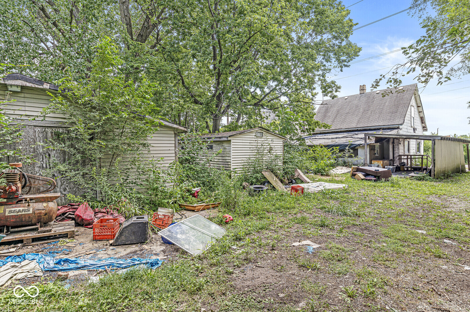 Photo 10 of 21 of 26 W Minnesota Street house