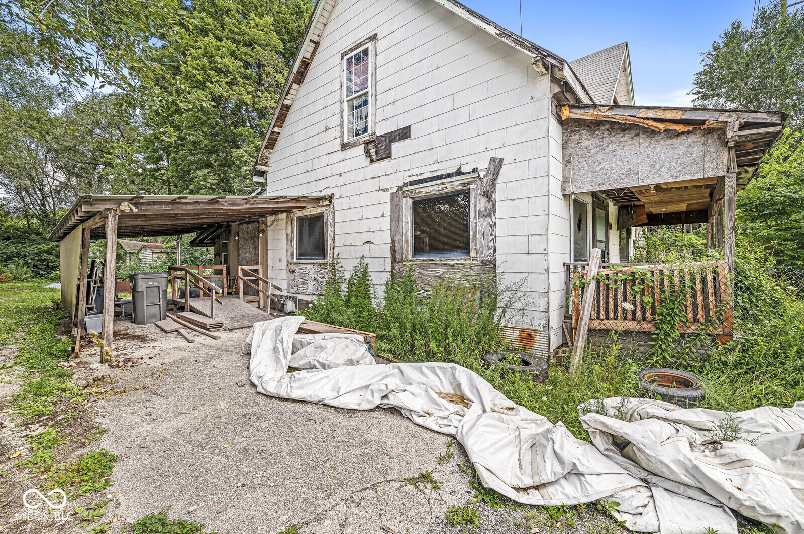 Photo 12 of 21 of 26 W Minnesota Street house