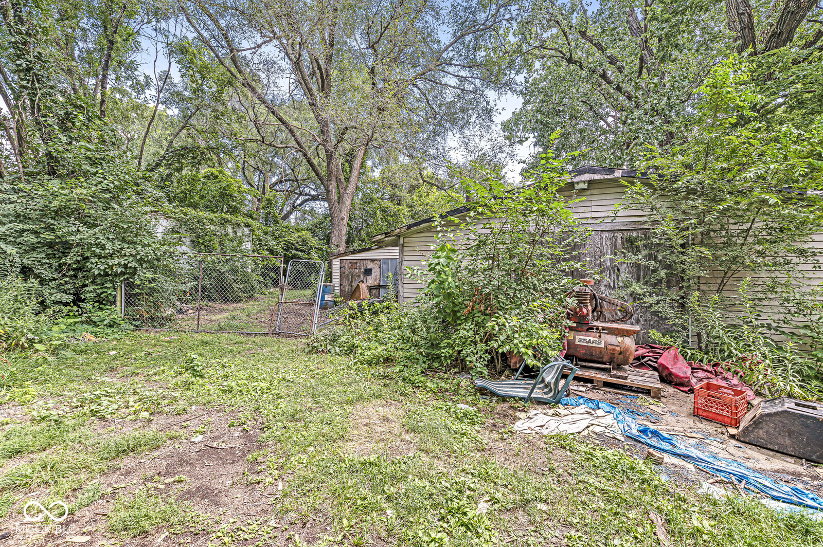 Photo 9 of 21 of 26 W Minnesota Street house