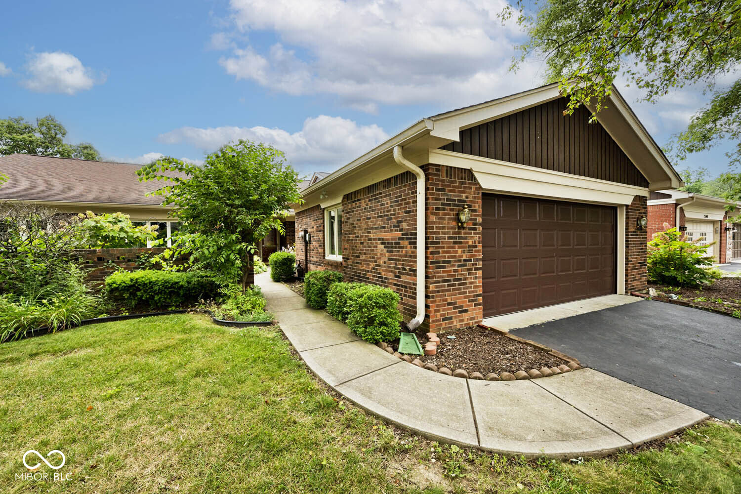 Photo 1 of 31 of 5345 Whitemarsh Lane condo