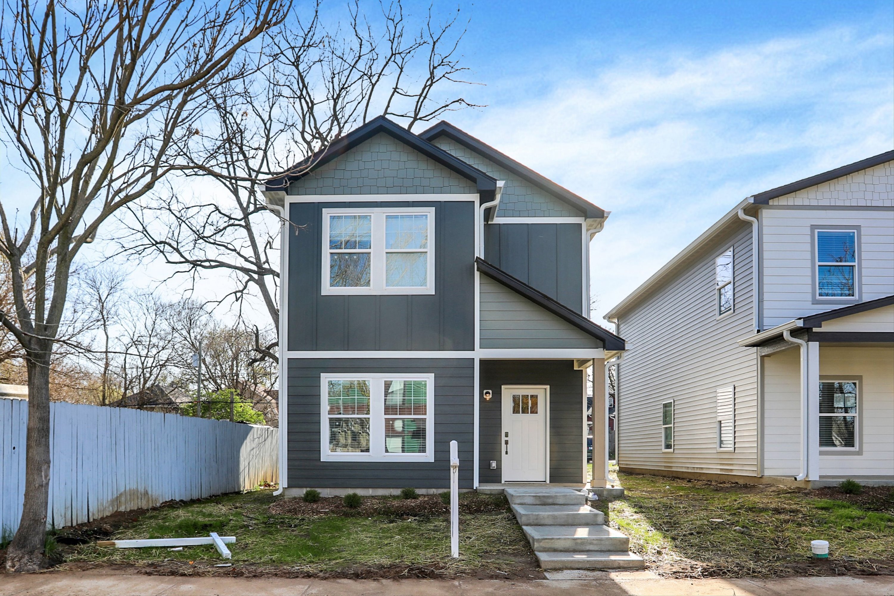 Photo 1 of 25 of 325 N Tacoma Avenue house