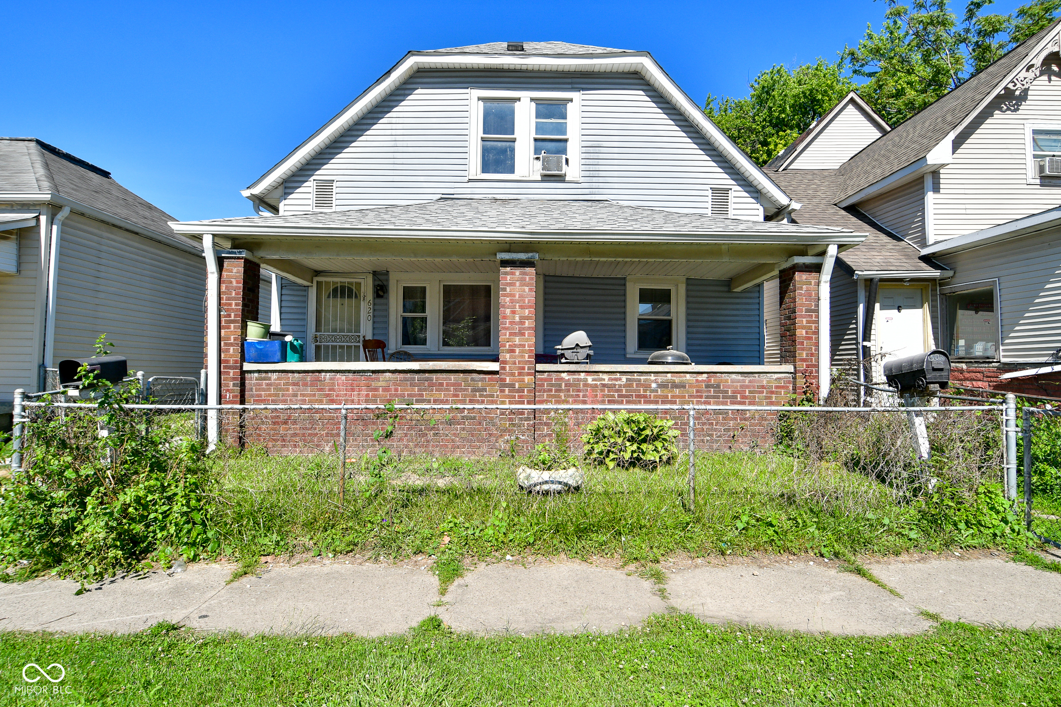 Photo 1 of 19 of 620 Arbor Avenue house