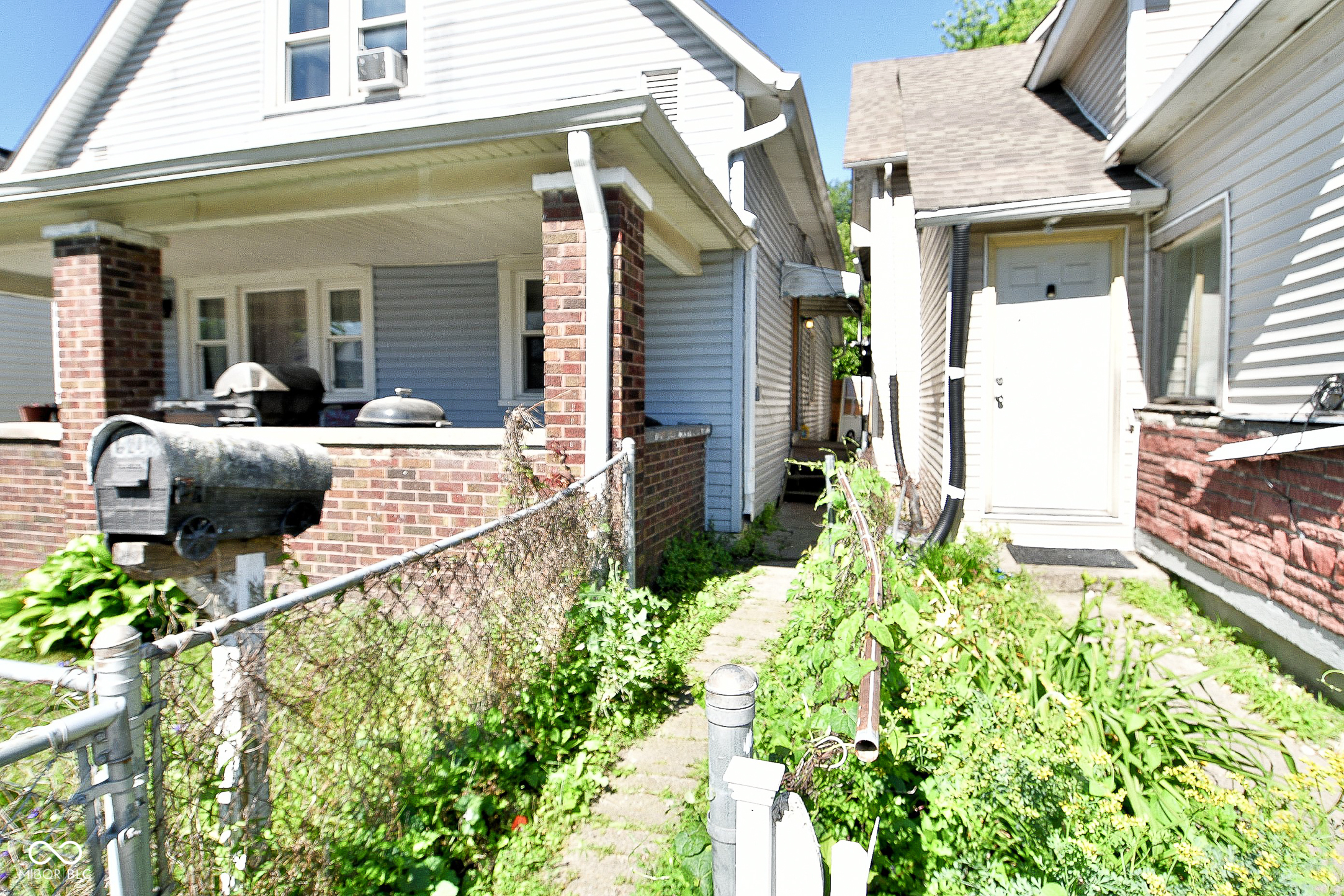 Photo 3 of 19 of 620 Arbor Avenue house