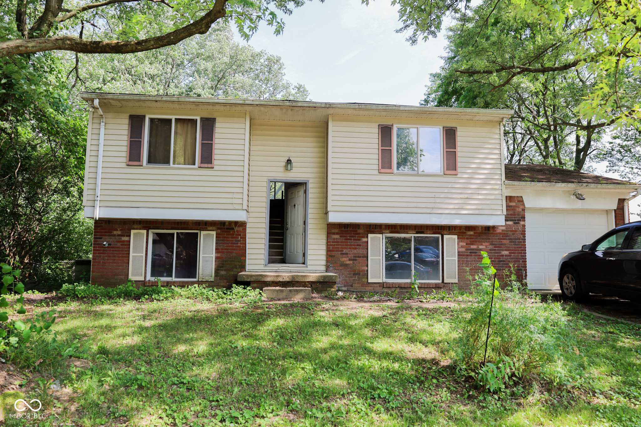 Photo 1 of 19 of 3615 Ferncliff Avenue house