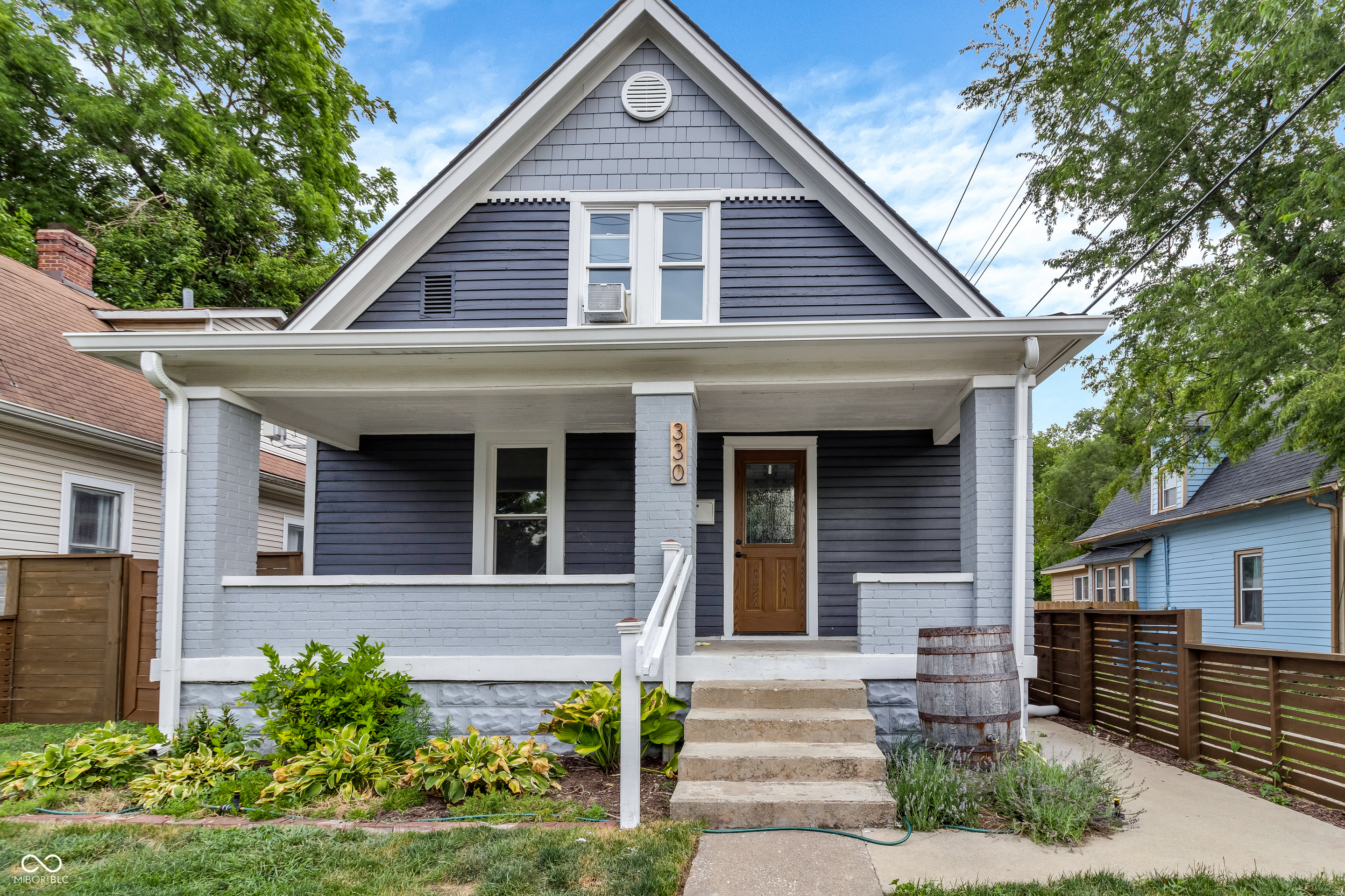 Photo 4 of 61 of 330 Bernard Avenue house