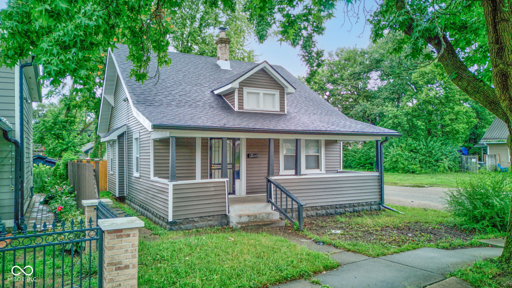 Photo 1 of 25 of 1058 N Holmes Avenue house