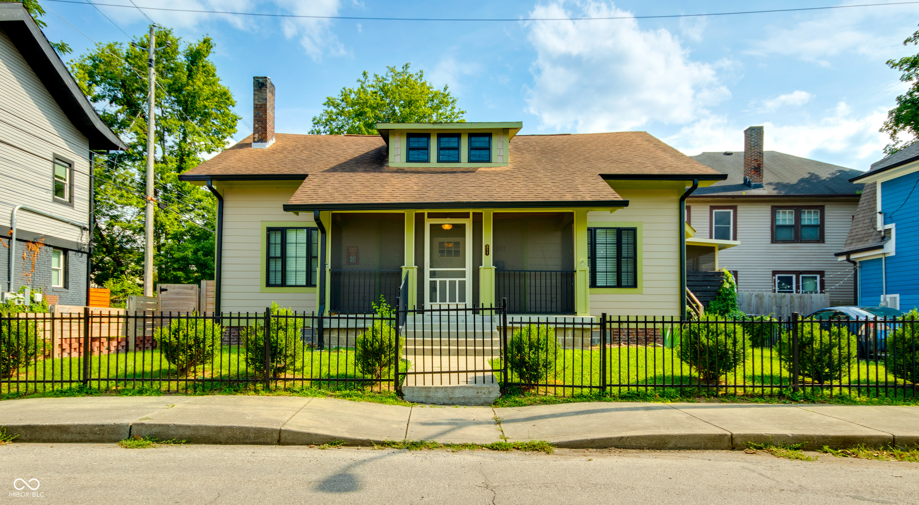 Photo 1 of 27 of 311 E 31st Street house