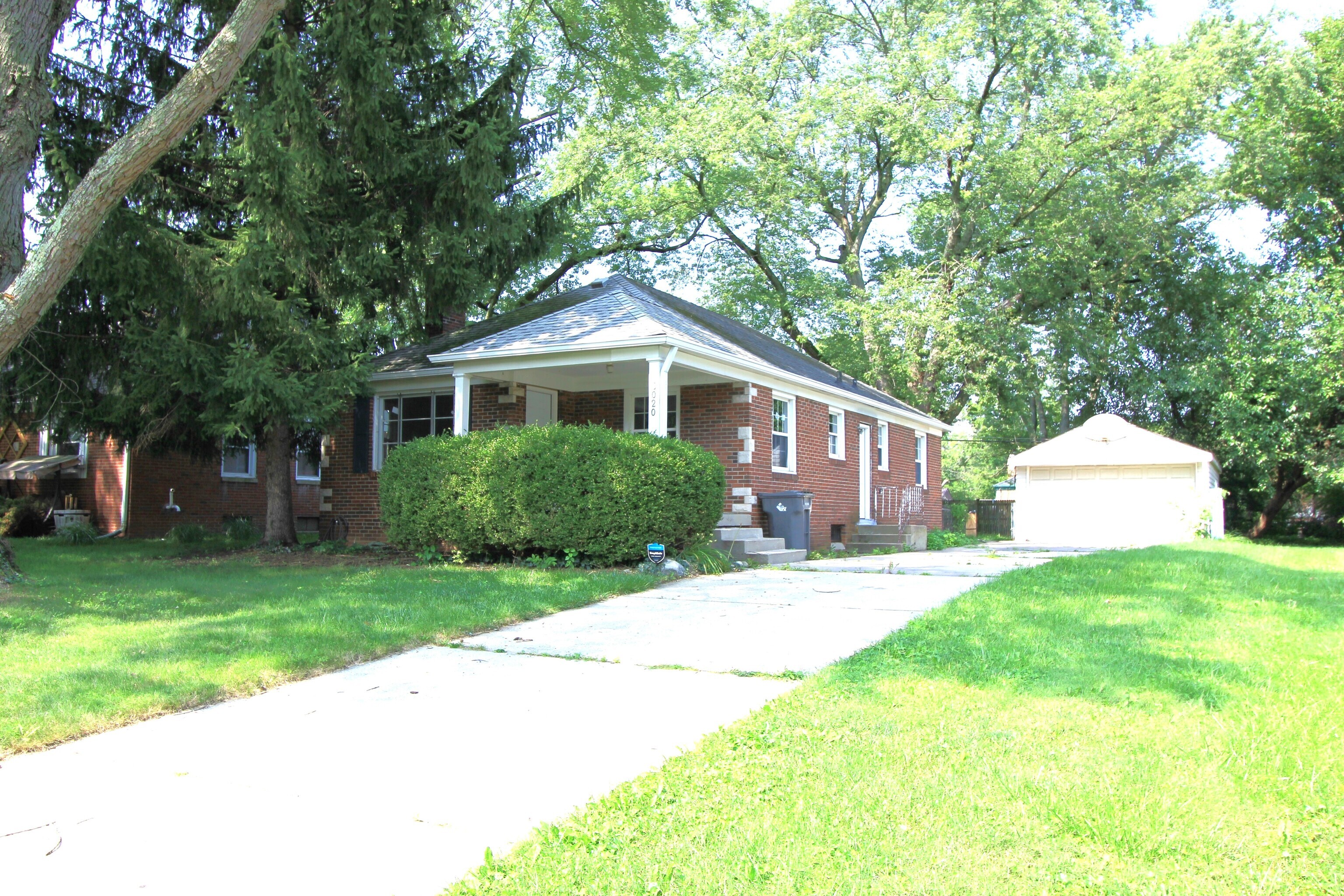 Photo 1 of 32 of 3020 Sharon Avenue house