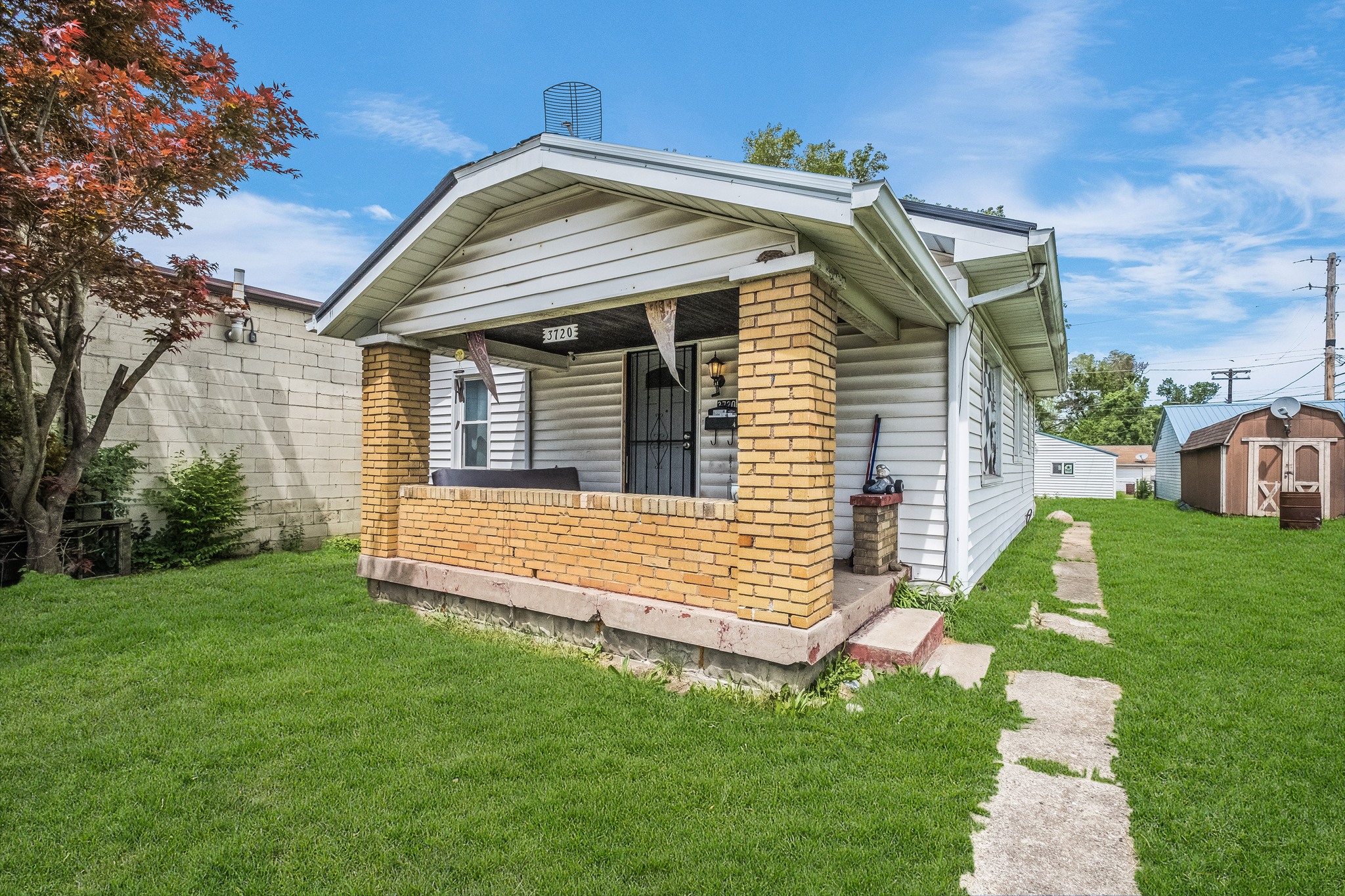 Photo 2 of 25 of 3720 W 16th Street house