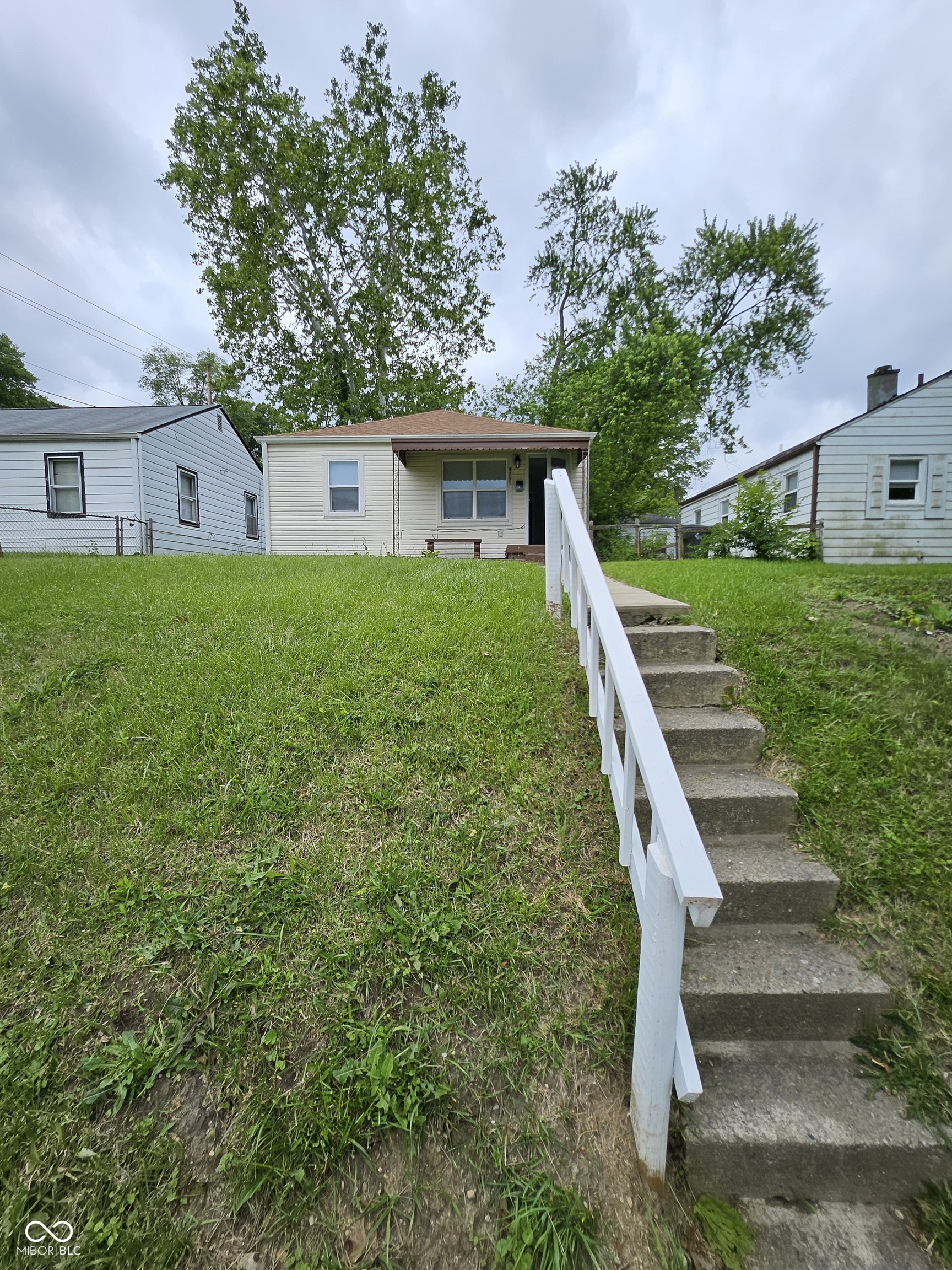 Photo 2 of 15 of 3305 E 30th Street house