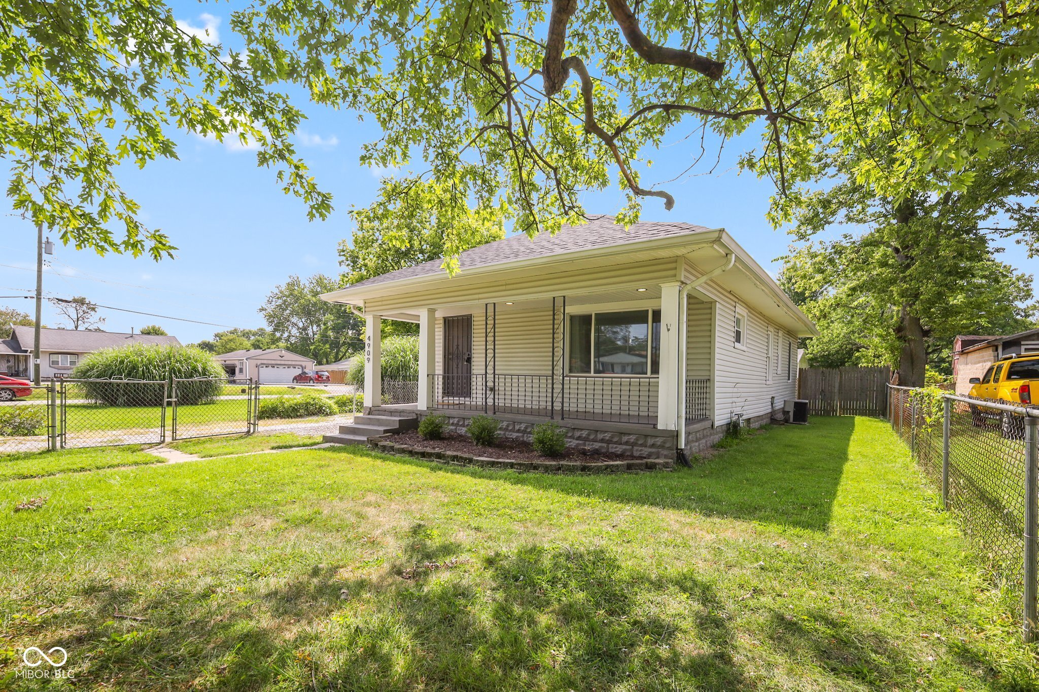 Photo 1 of 36 of 4909 E Minnesota Street house