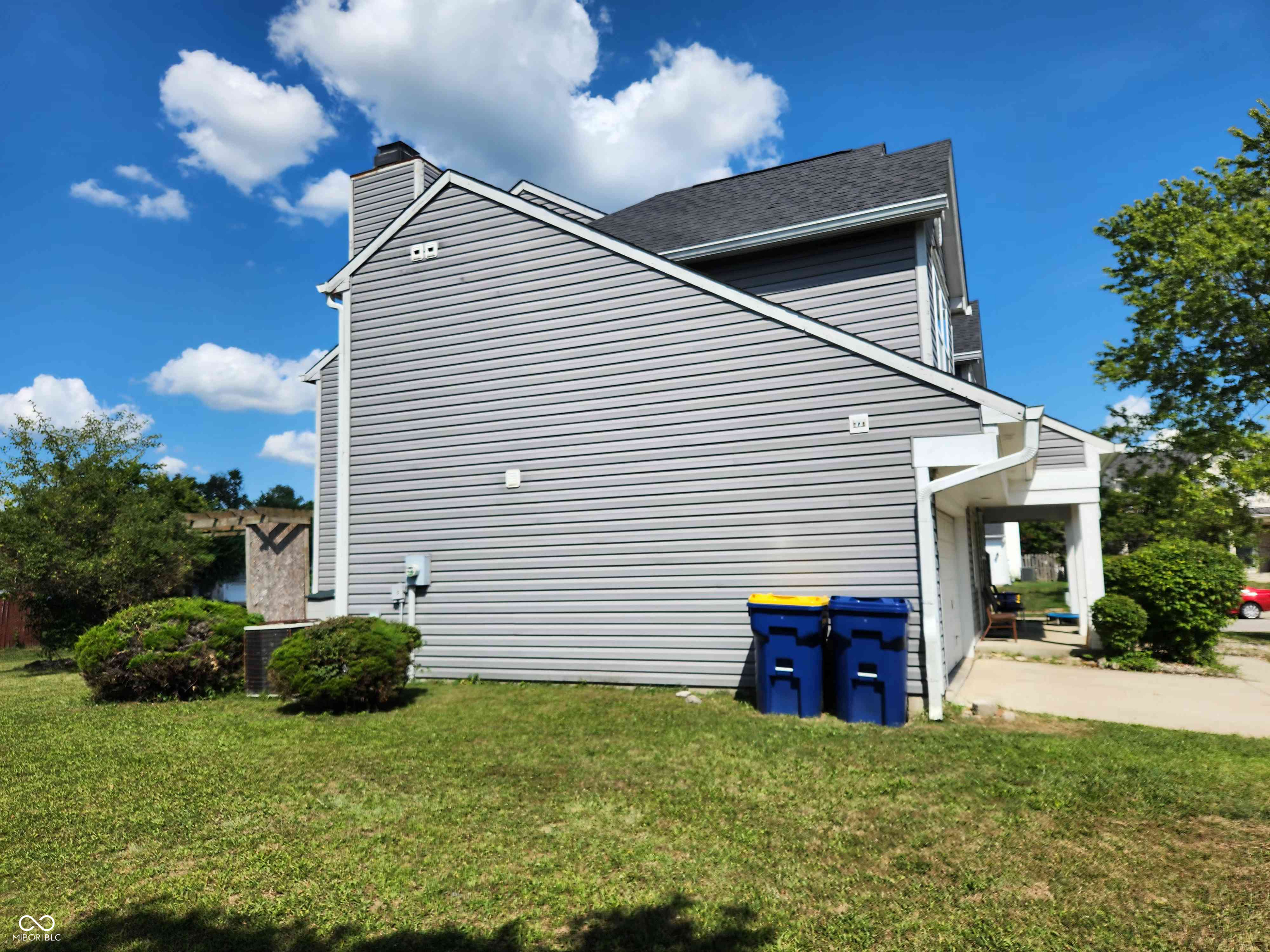 Photo 3 of 11 of 10148 Pendula Drive house