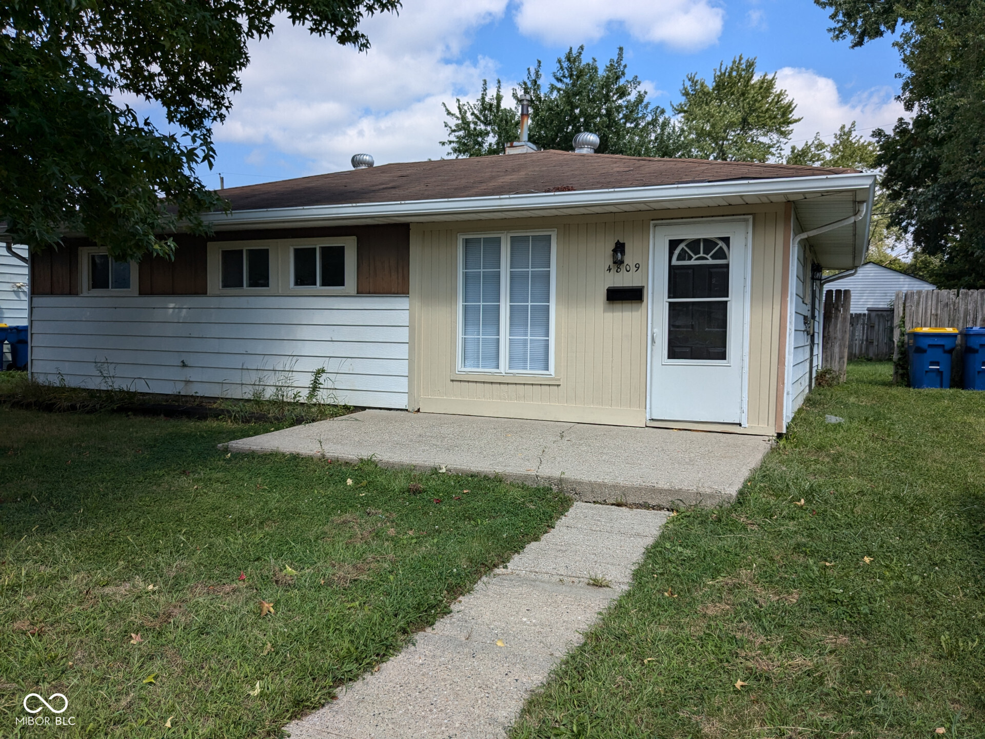 Photo 1 of 3 of 4809 N Kitley Avenue house