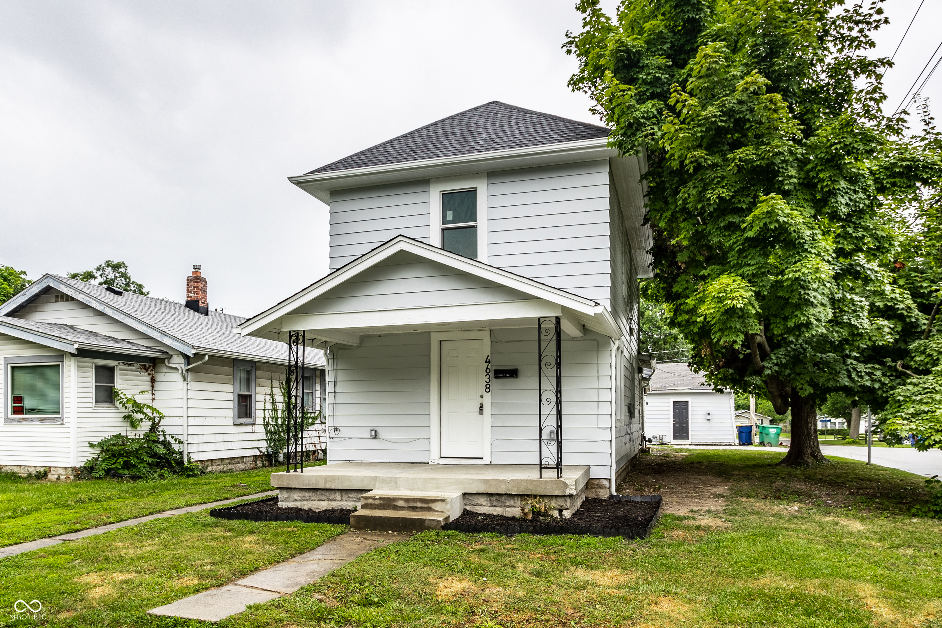 Photo 2 of 43 of 4638 N Longworth Avenue house