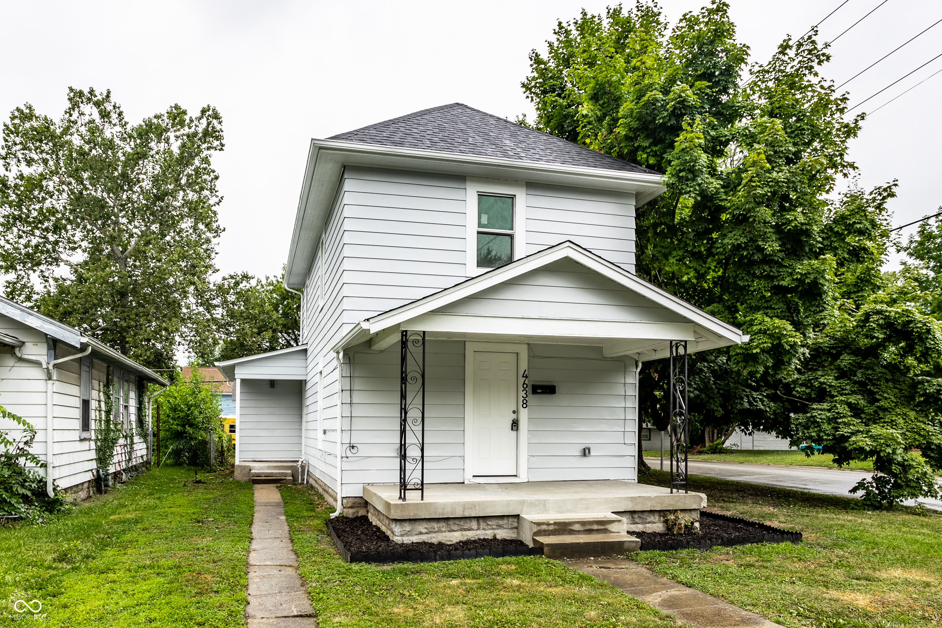 Photo 3 of 43 of 4638 N Longworth Avenue house