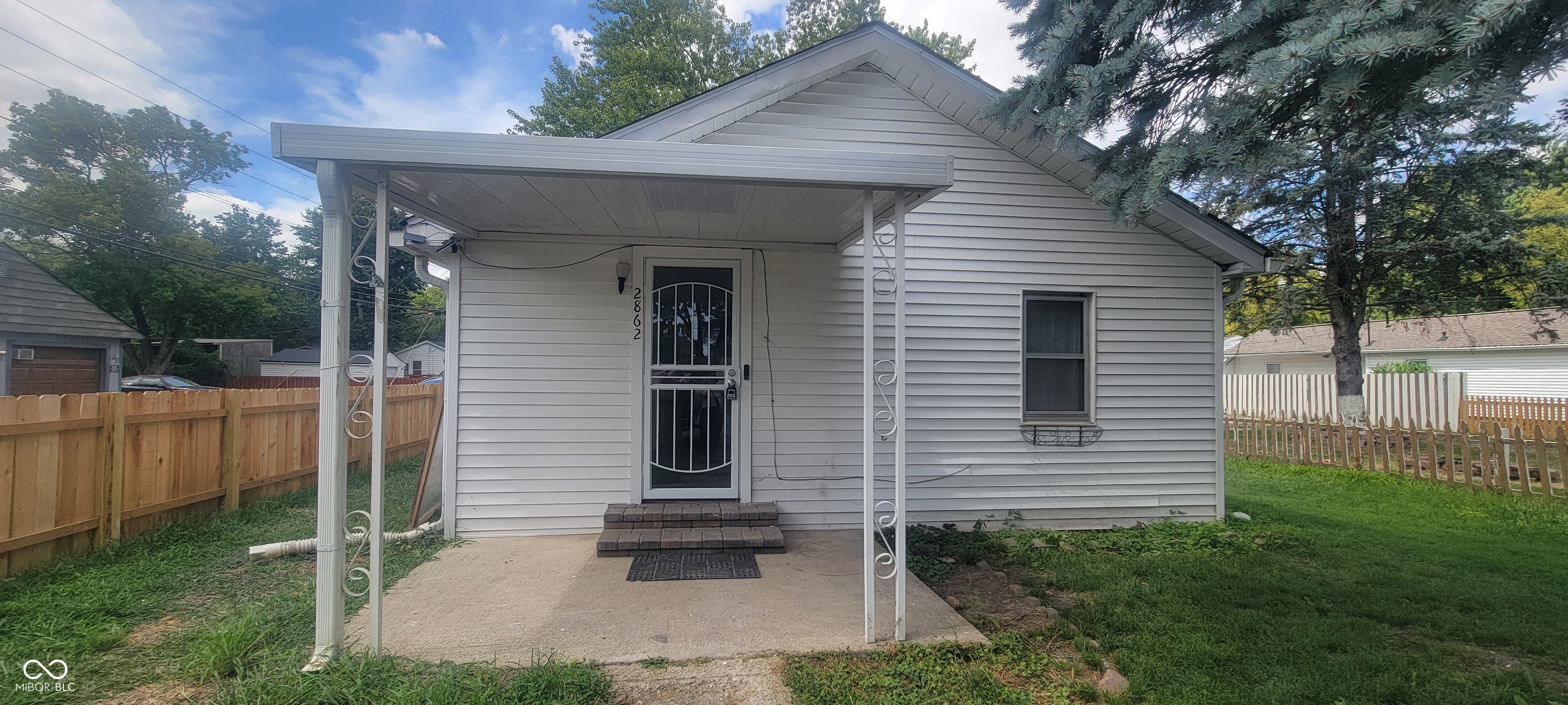 Photo 1 of 2 of 2862 Collier Street house