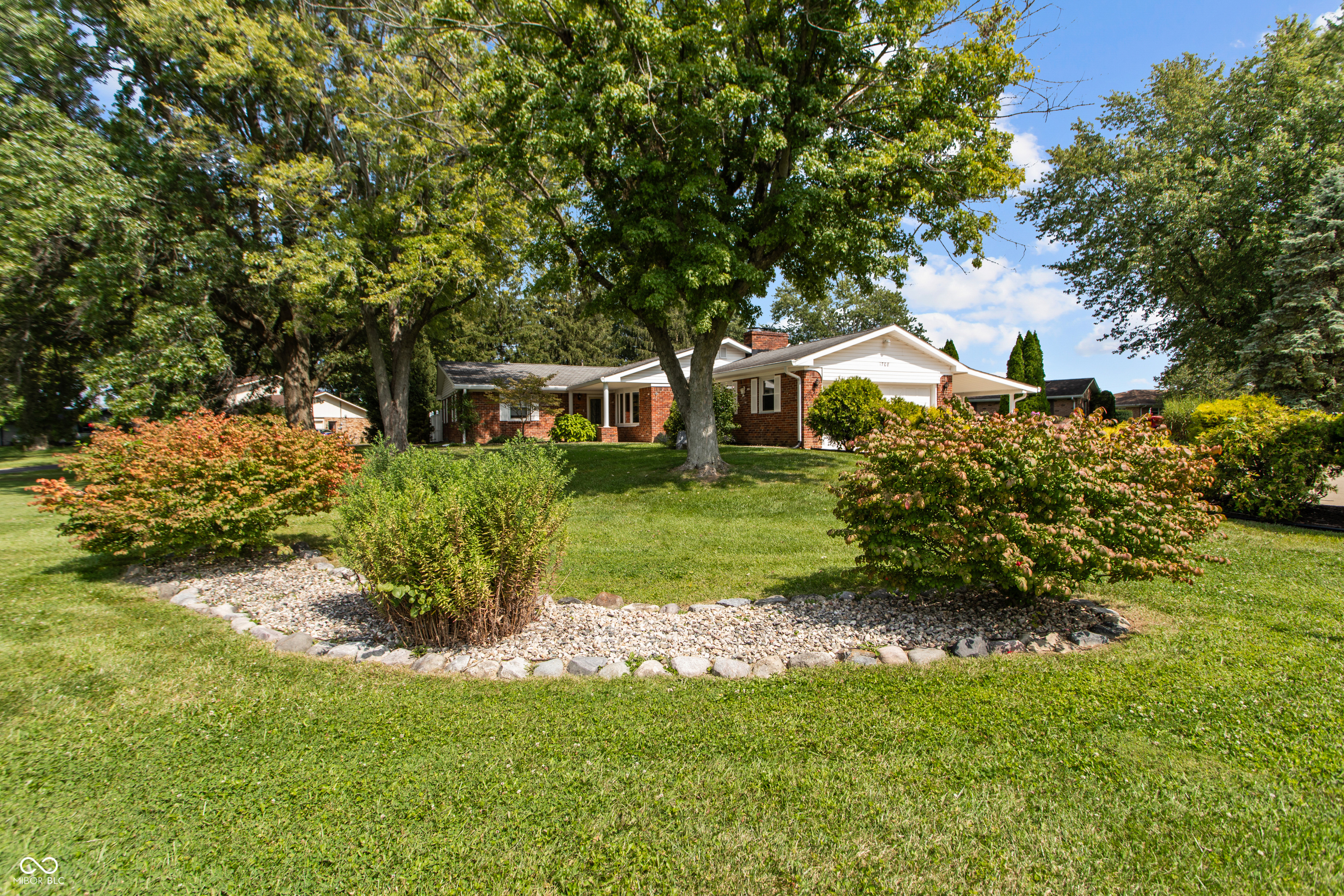 Photo 5 of 31 of 1708 Stoneview Drive house