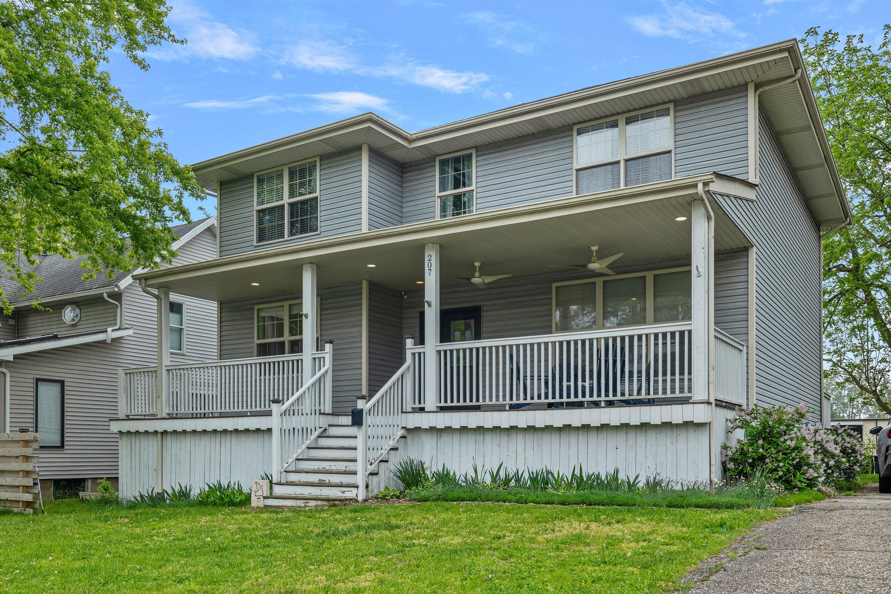 Photo 1 of 31 of 207 Fogarty Street house