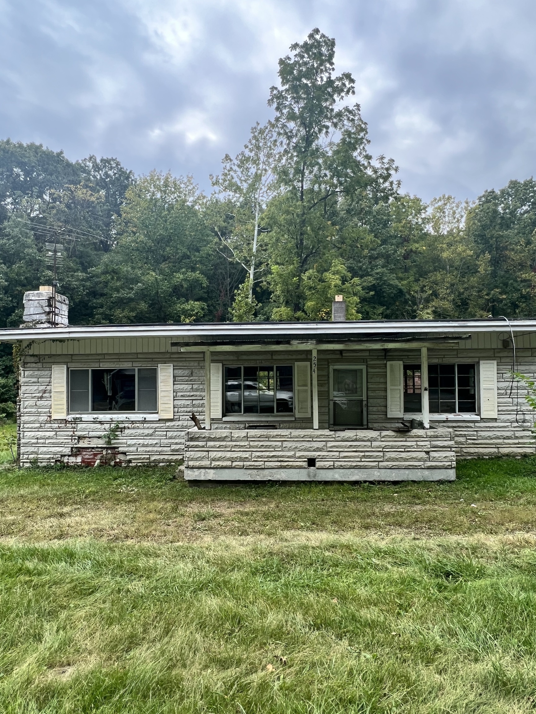 Photo 1 of 10 of 254 Lake Hart house