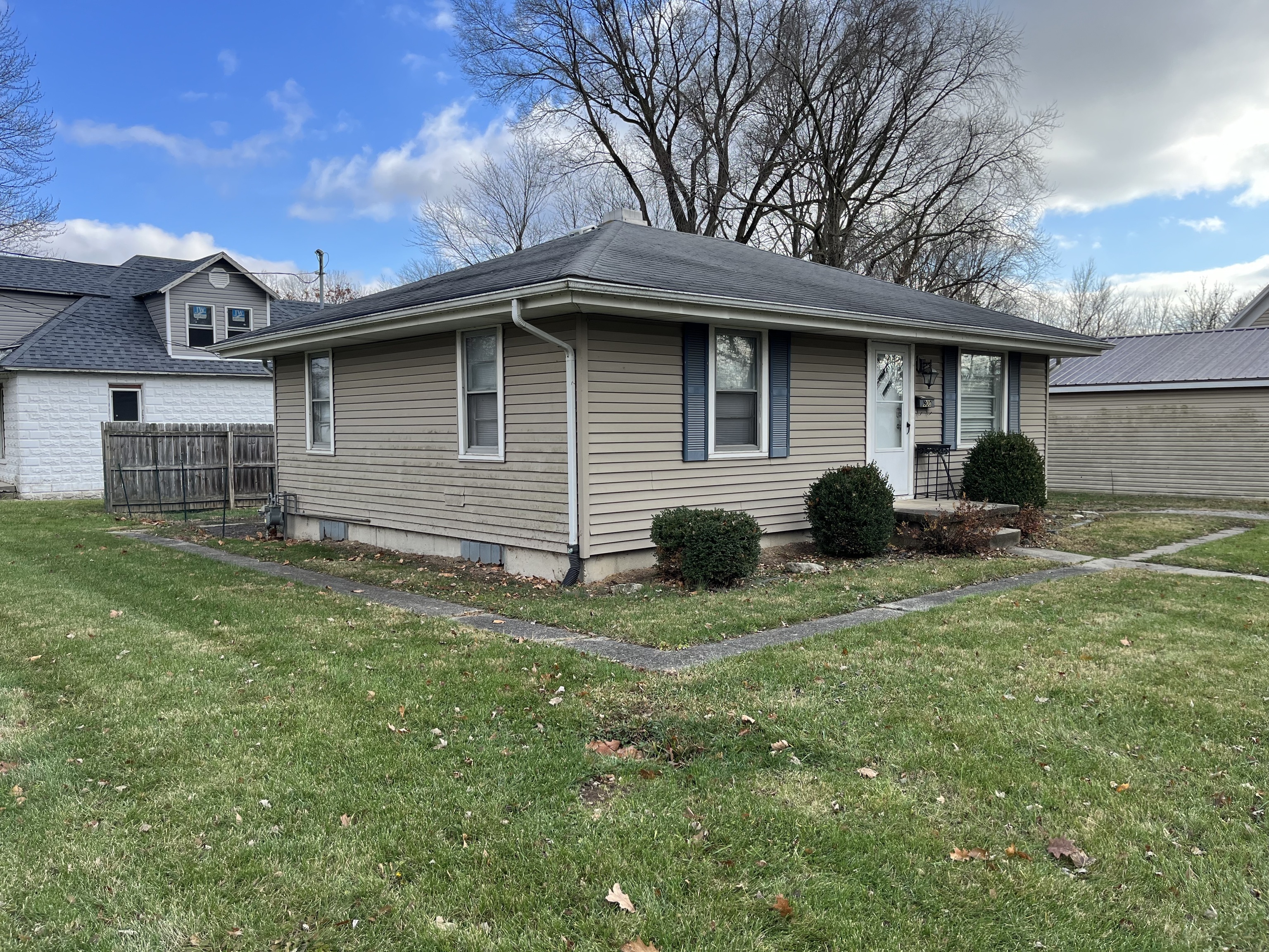 Photo 2 of 7 of 600 S Brittain Avenue house