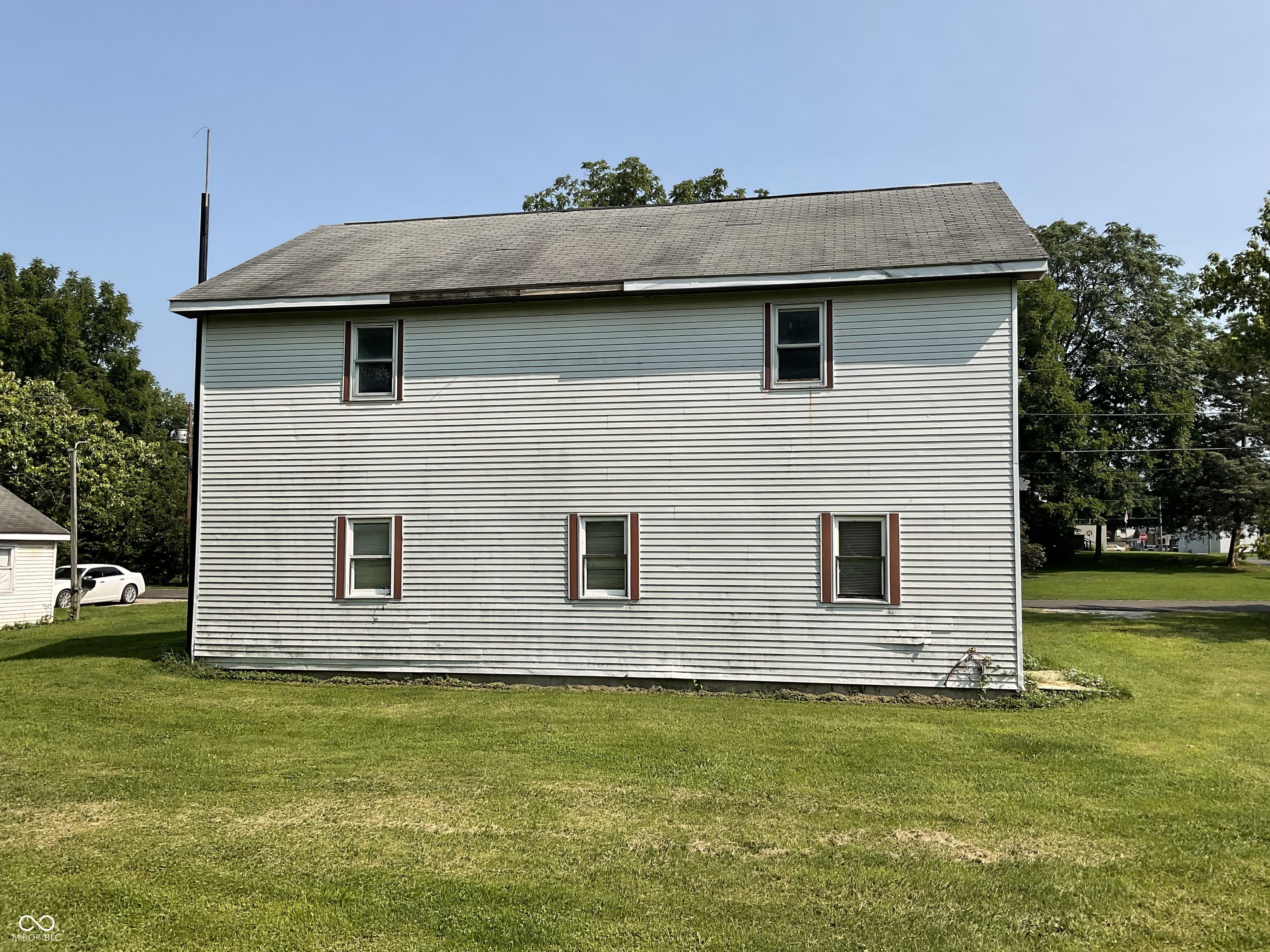 Photo 3 of 35 of 1395 Mulberry Street house