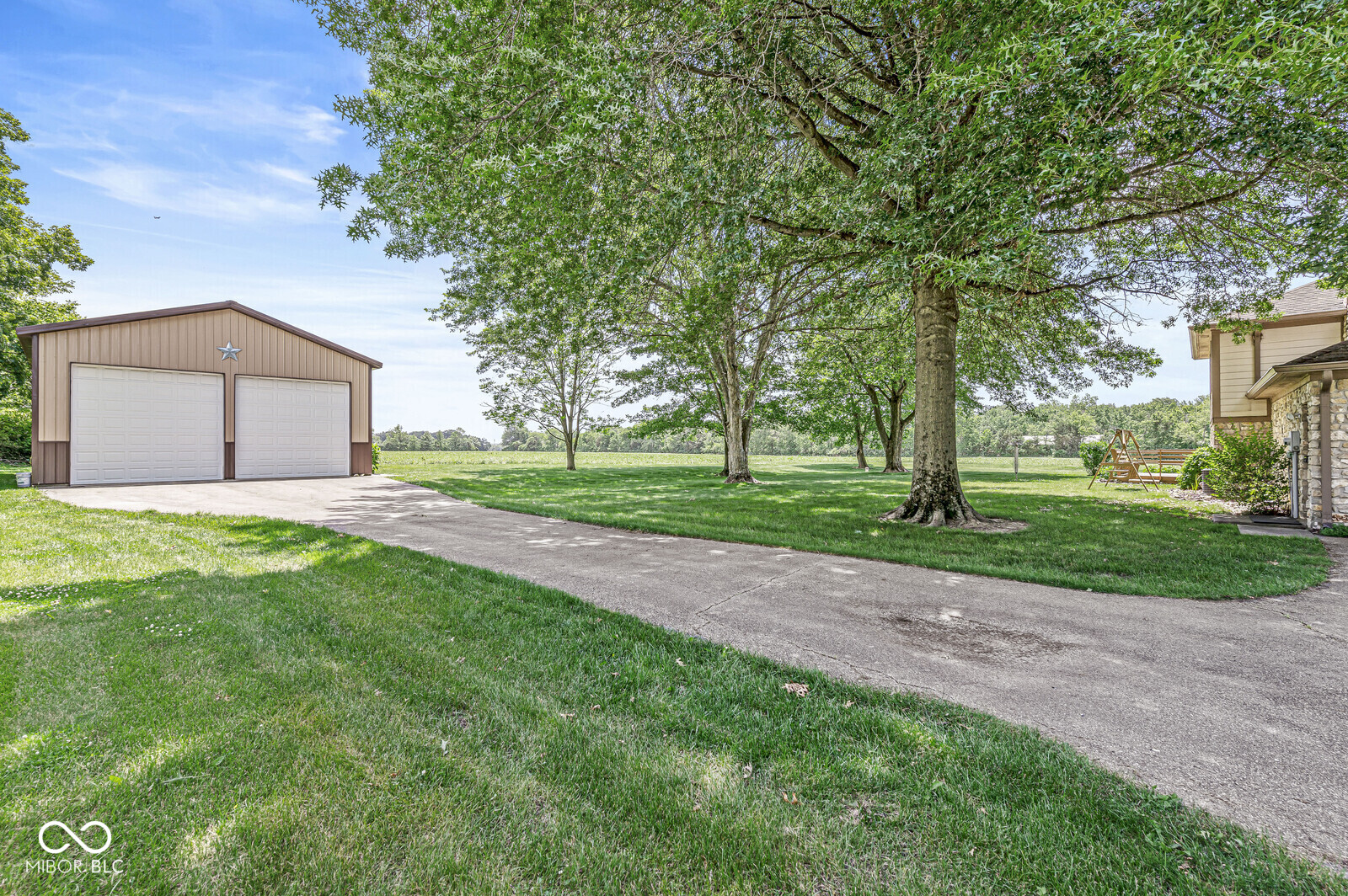 Photo 8 of 37 of 6507 S County Road 600 E house