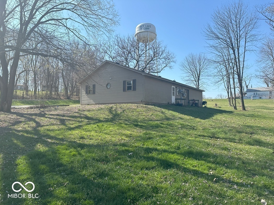 Photo 2 of 3 of 6065 State Road 42 house