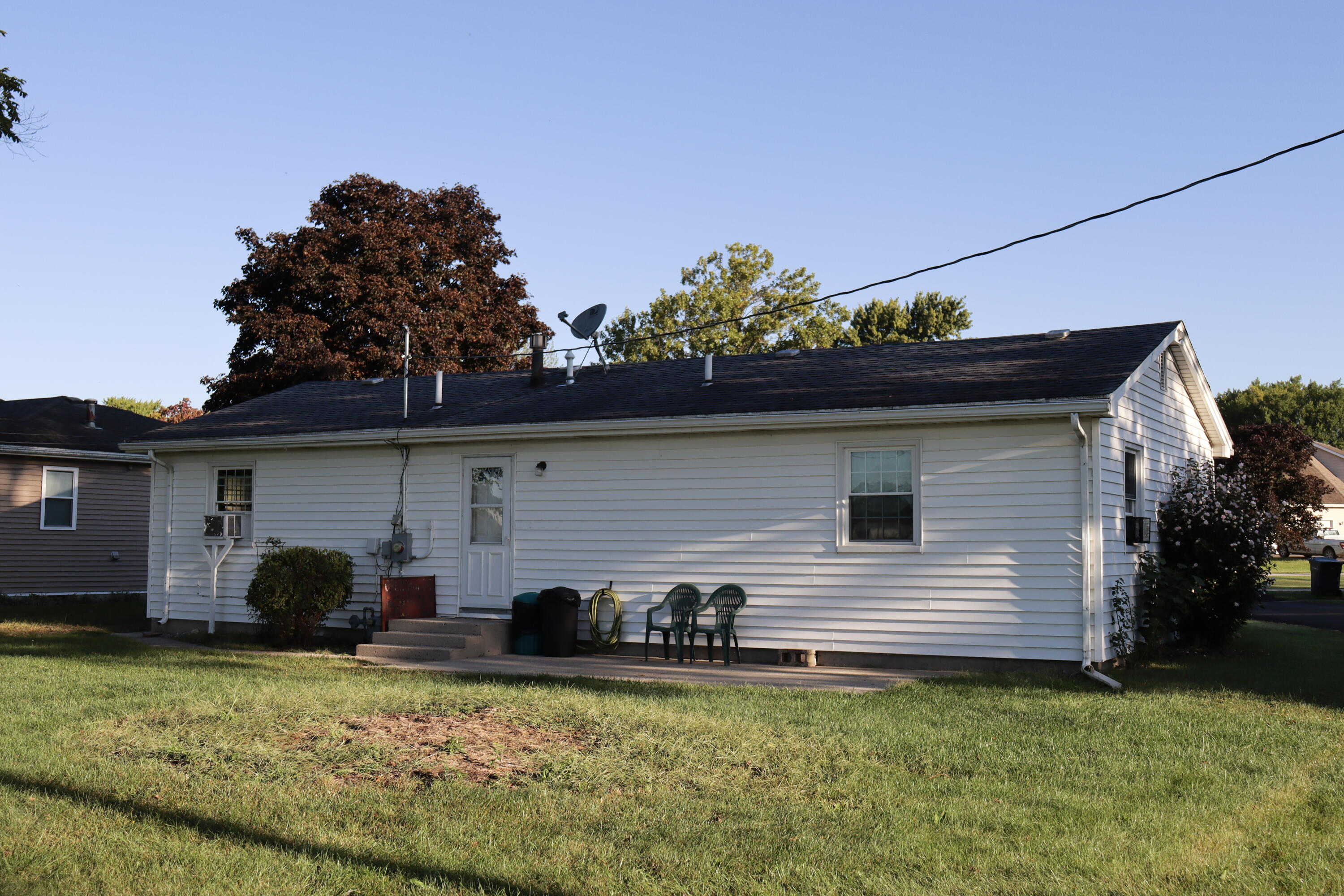 Photo 3 of 21 of 635 W Fleming Boulevard house