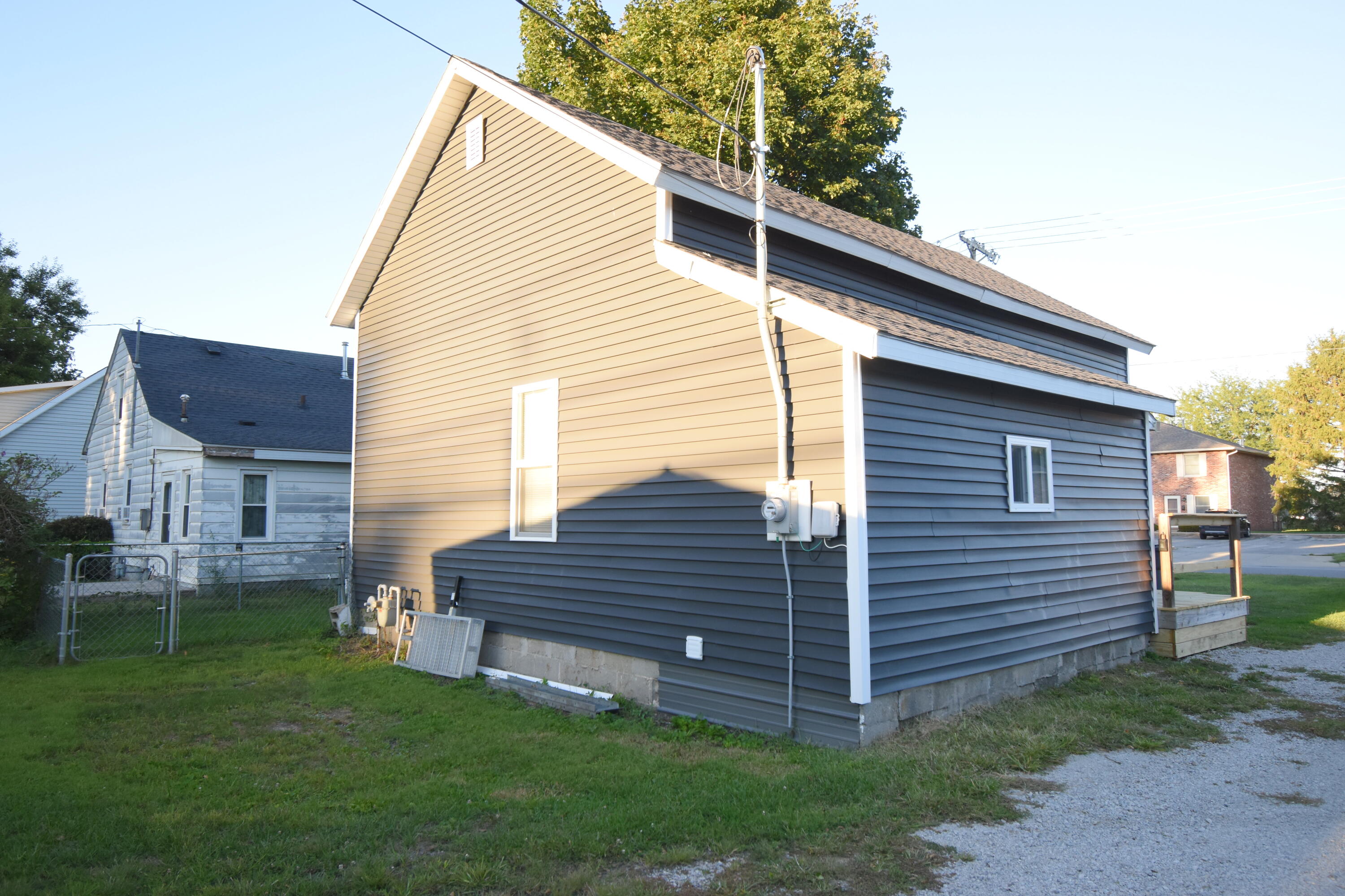 Photo 26 of 29 of 220 S Melville Street house