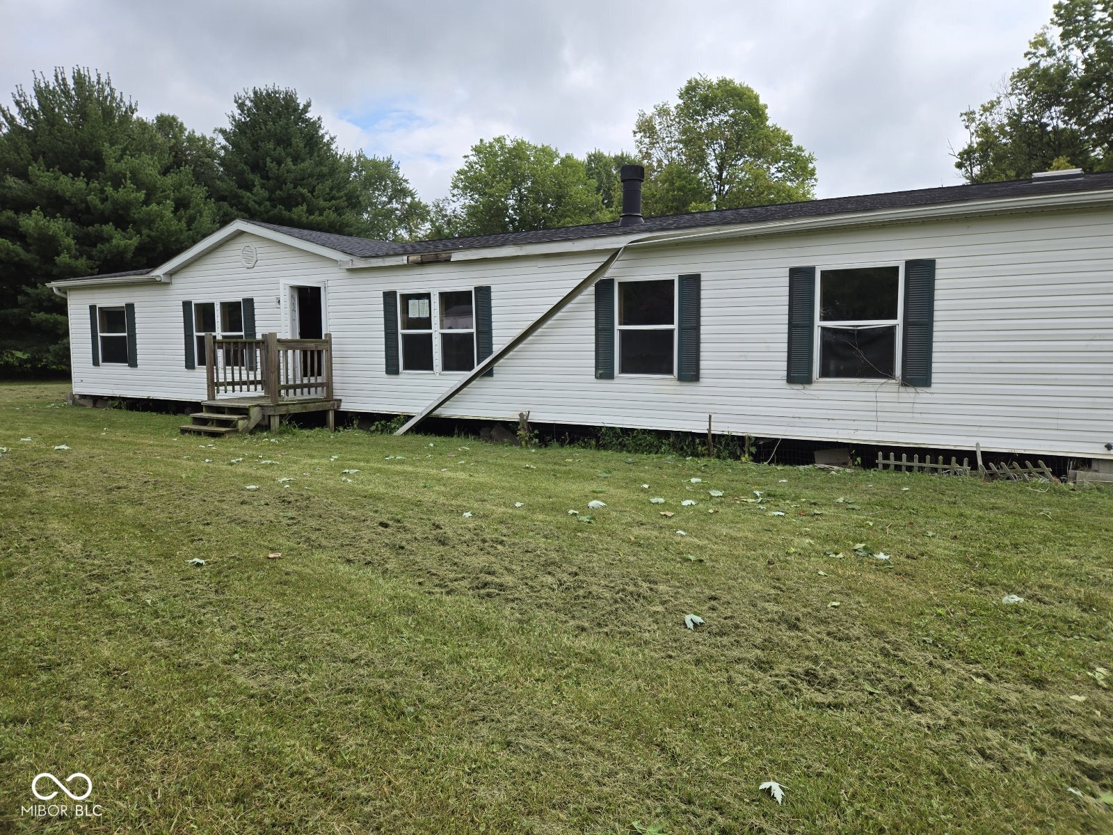 Photo 1 of 20 of 125 S Hillcrest Drive house