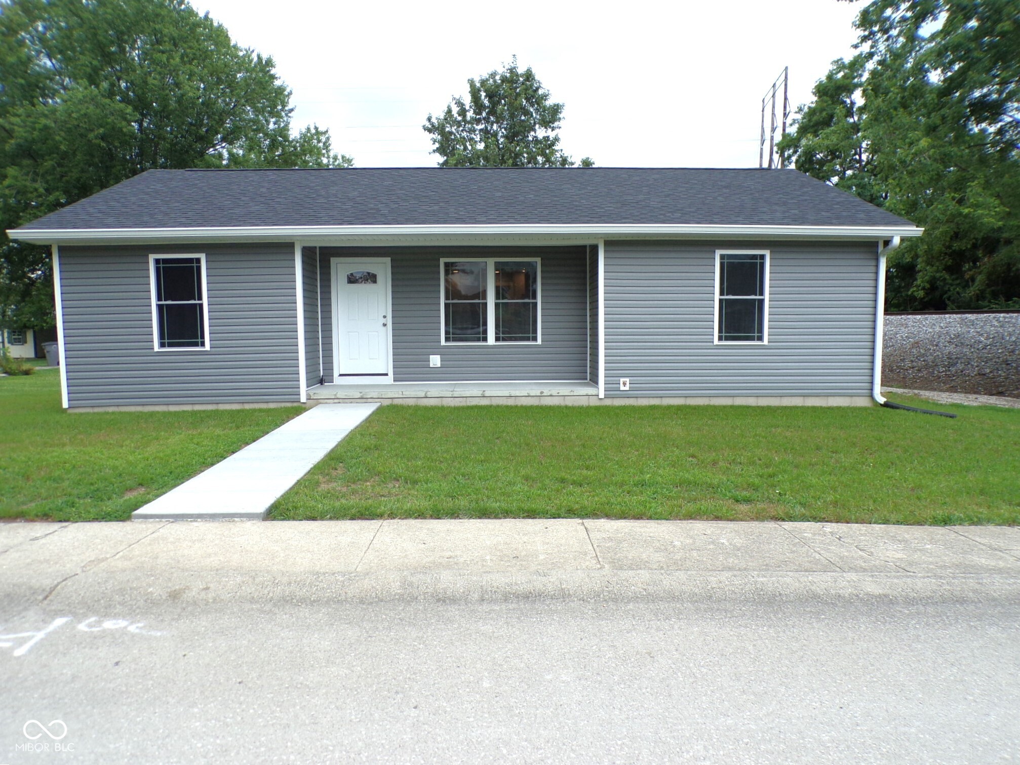 Photo 2 of 15 of 104 E 12th Street house