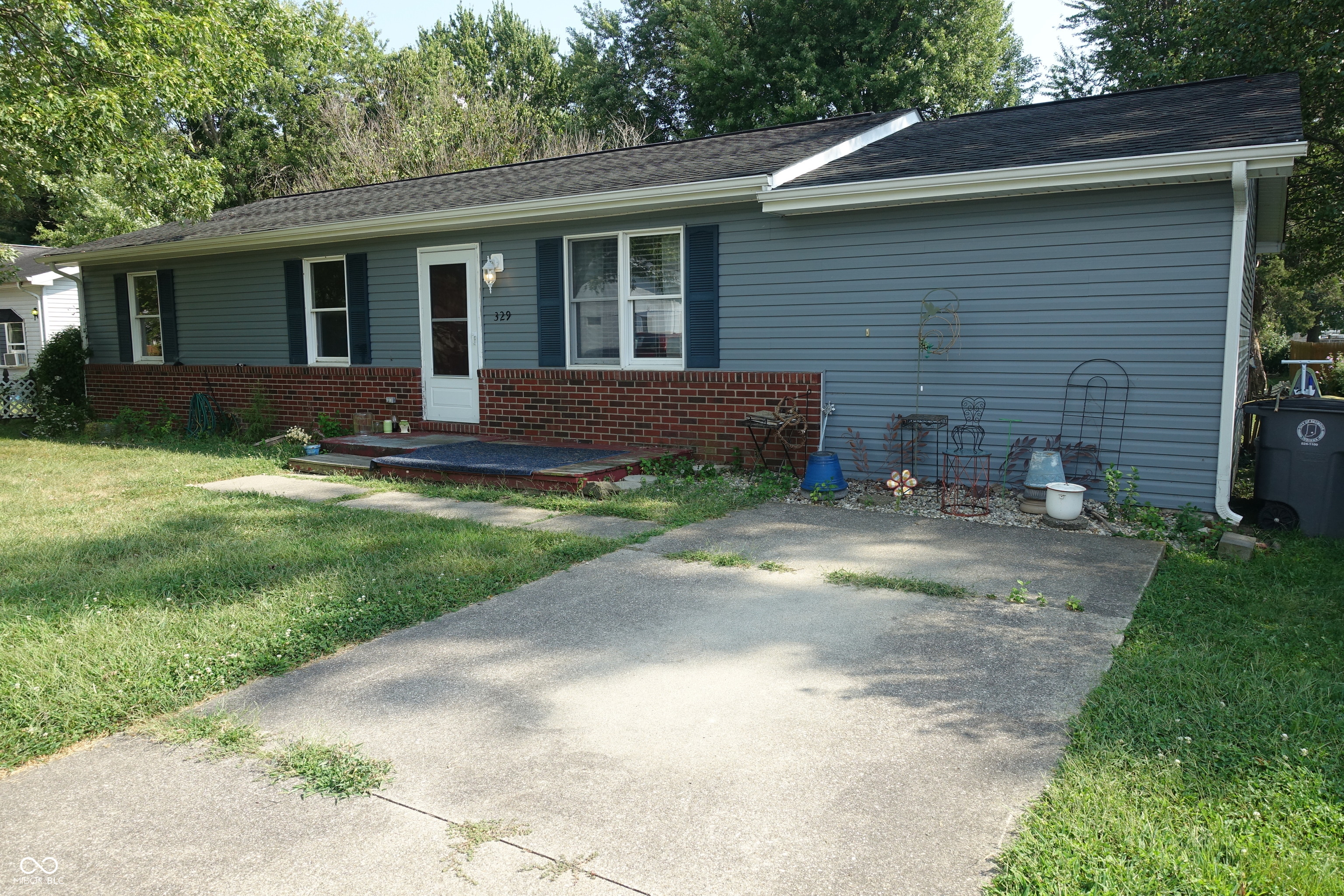 Photo 1 of 27 of 329 Glenbrook Drive house