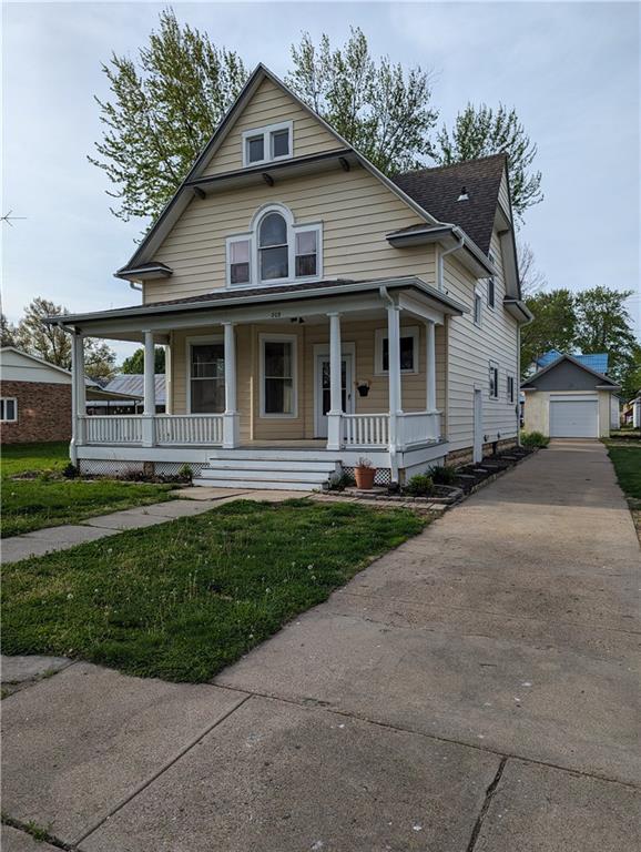 Photo 2 of 29 of 209 Shawnee Street house