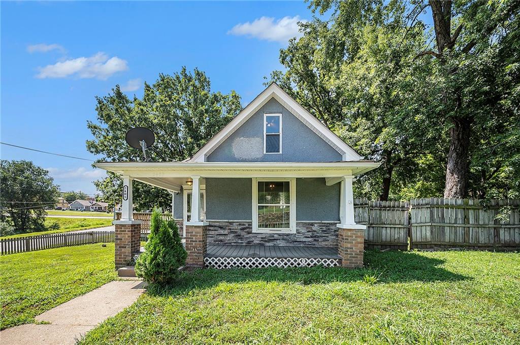 Photo 1 of 24 of 2405 Stewart Avenue house