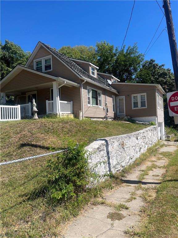 Photo 3 of 19 of 2401 N 12th Street house