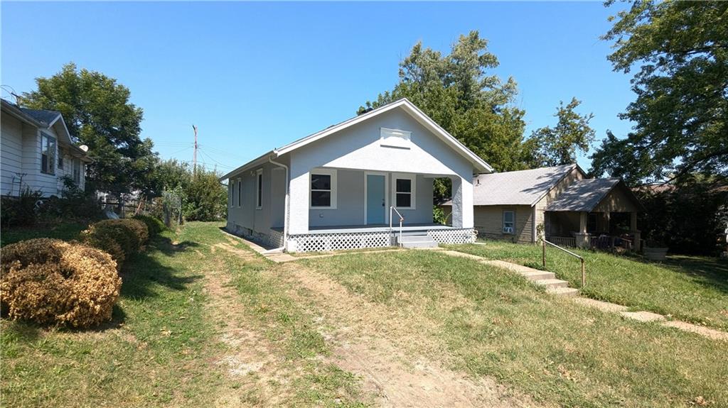 Photo 2 of 43 of 4020 Silver Avenue house