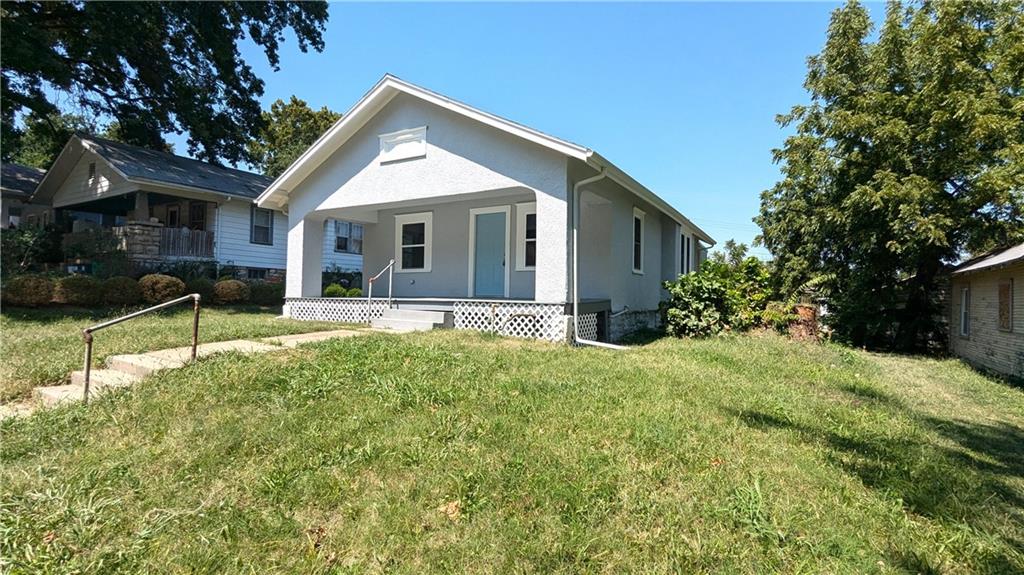 Photo 3 of 43 of 4020 Silver Avenue house