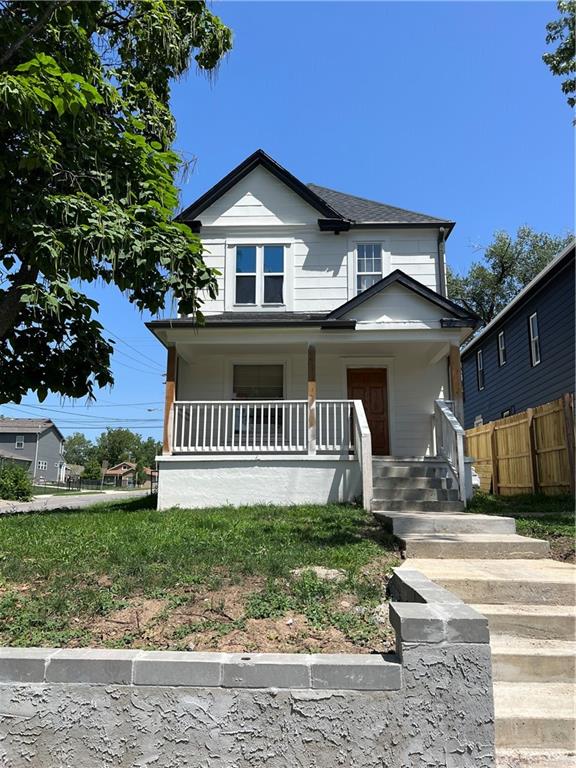 Photo 2 of 15 of 1050 Sandusky Avenue house