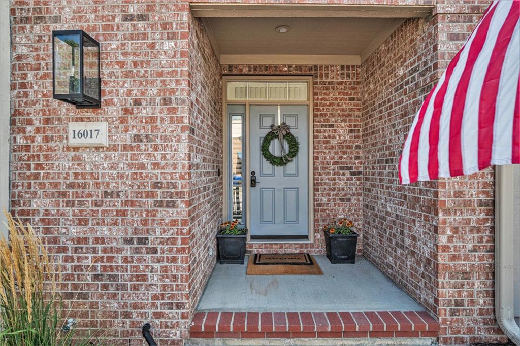 Photo 1 of 33 of 16017 S Brookfield Street townhome